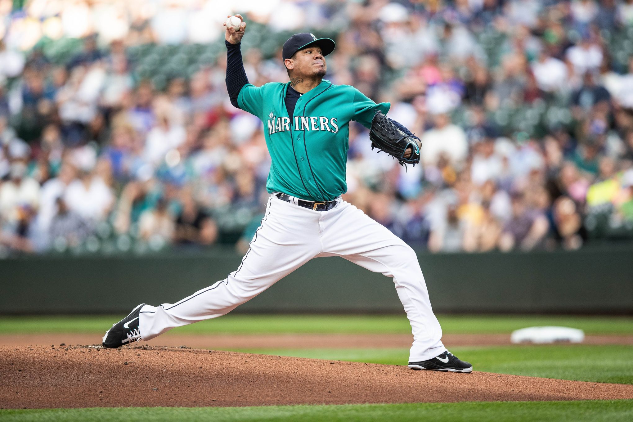 All eyes on Felix Hernandez after the Mariners pass on starting