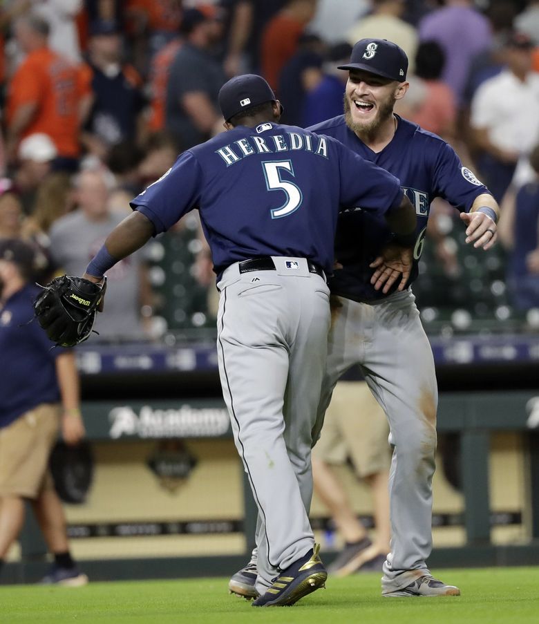 It happened! Edwin Diaz notched 50 saves so Scott Servais now has a new  haircut