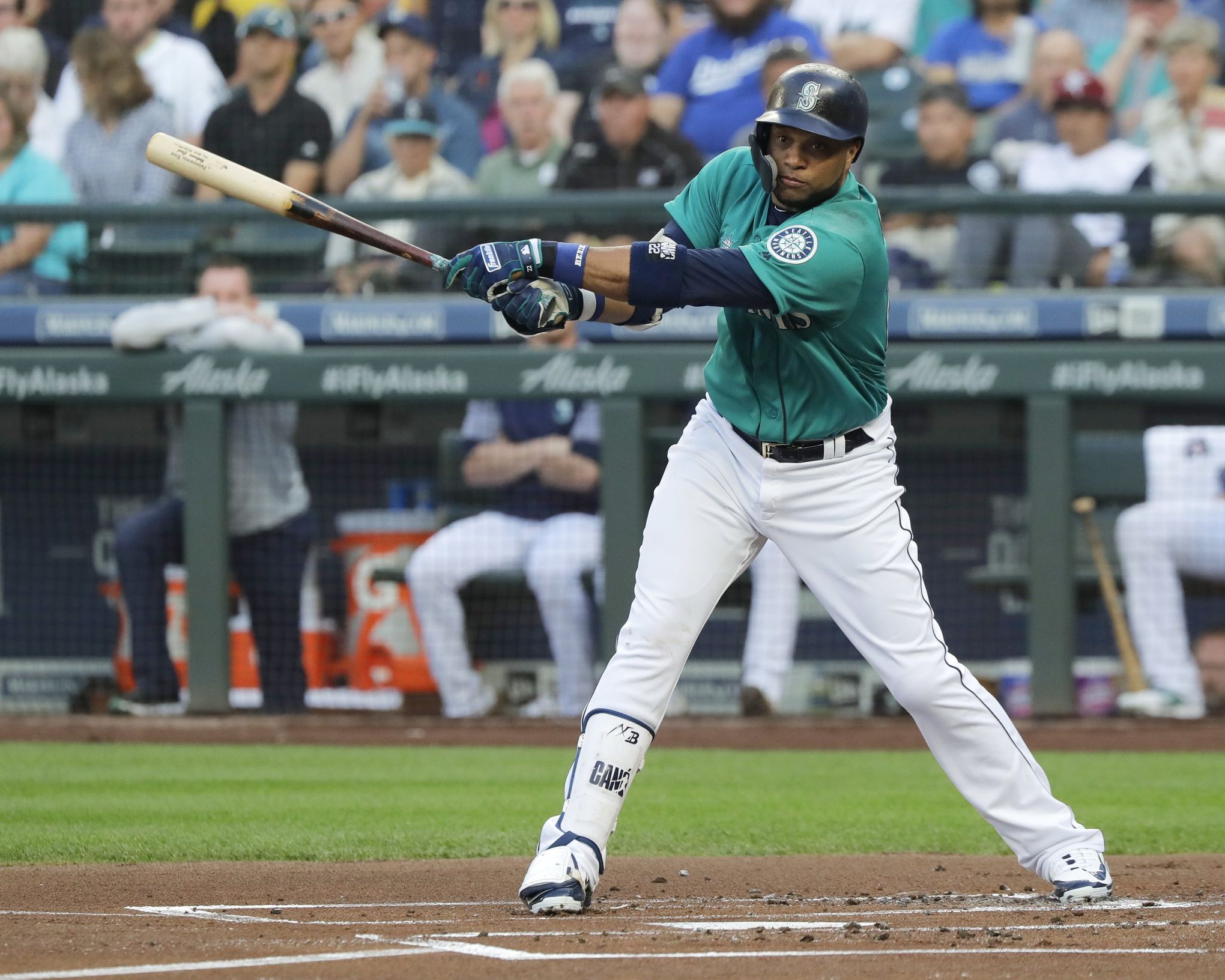 Mariners come back home to a large crowd and promptly get drilled 111