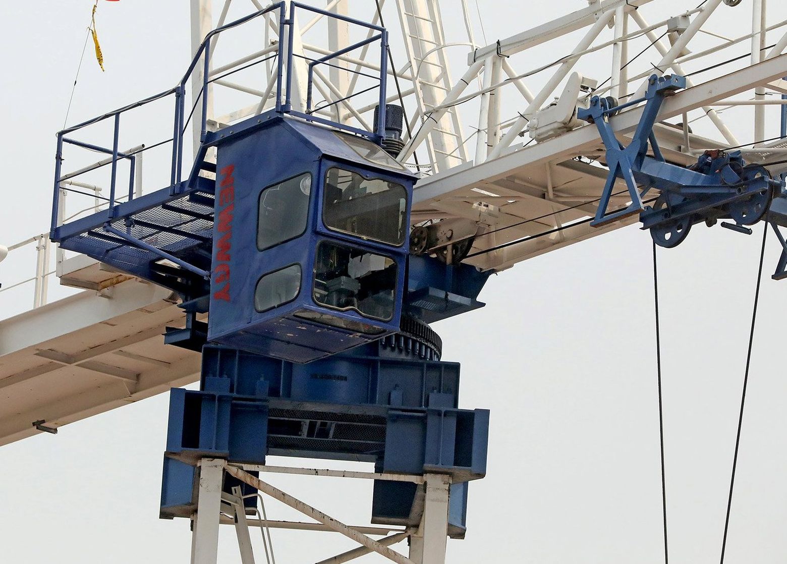 Western Washington crane operators strike after union members reject labor  deal | The Seattle Times