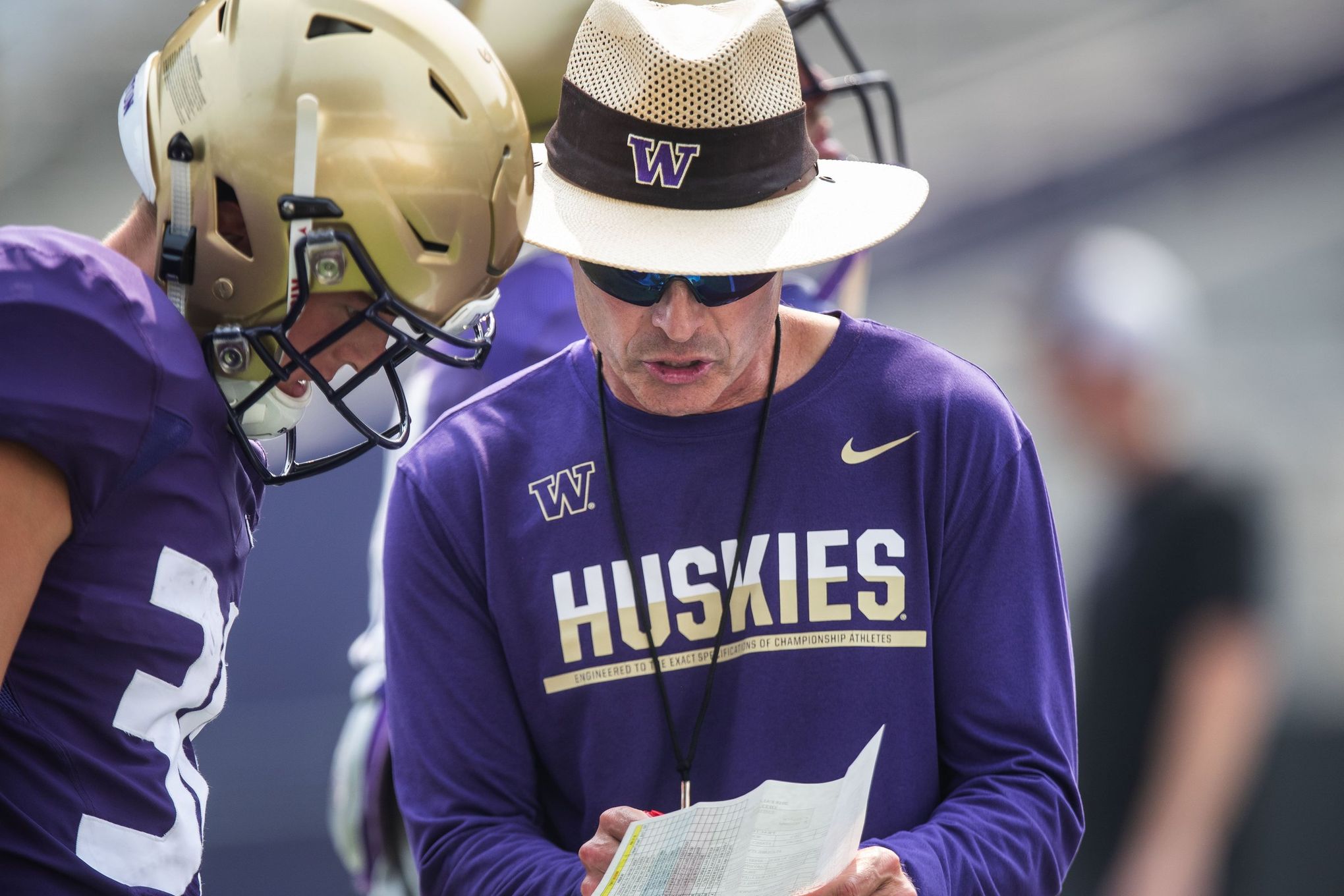 Friday Dots: Levi Onwuzurike can read a room - UW Dawg Pound