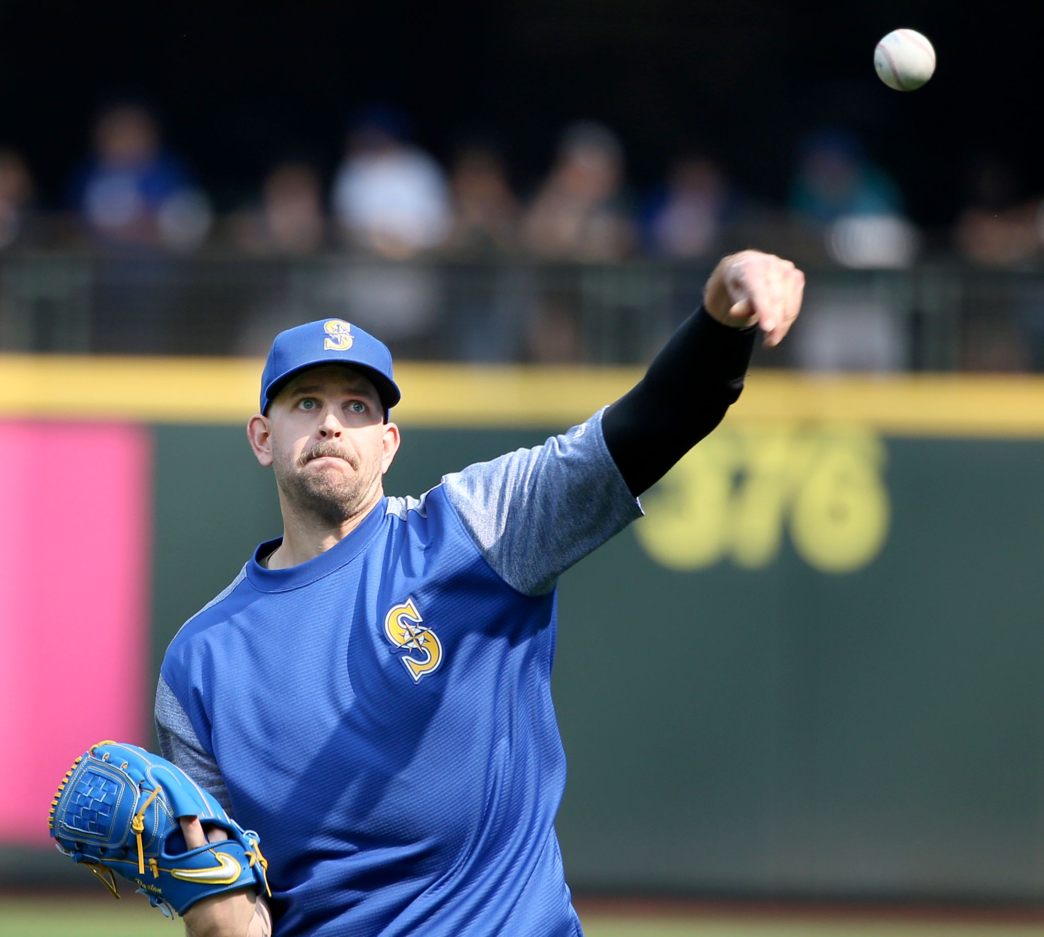 Mariners' Ray loses no-hit bid on ball off his own glove - NBC Sports