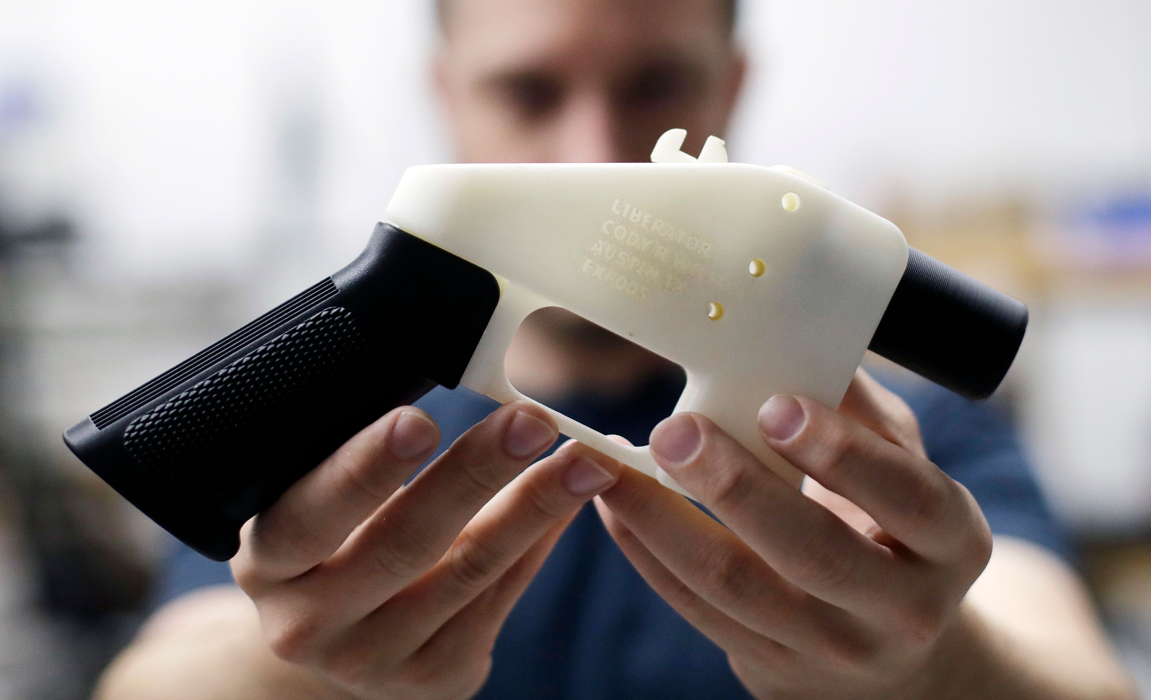 GUN CONTROL デモテープ Gun show loophole' about to close as Biden restricts gun