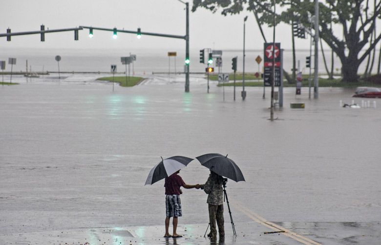 Hurricane to threaten Hawaiʻi with flooding over weekend