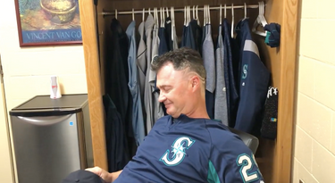 Mariners manager Scott Servais said he will get a haircut to match Edwin  Diaz if the closer reaches 50 saves