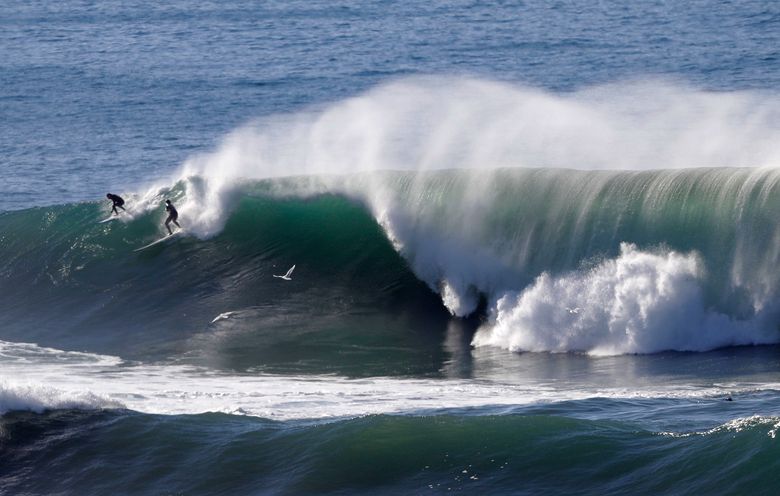 This New 21-acre Surf Club in California Is Bringing 7-foot Waves to the  Desert