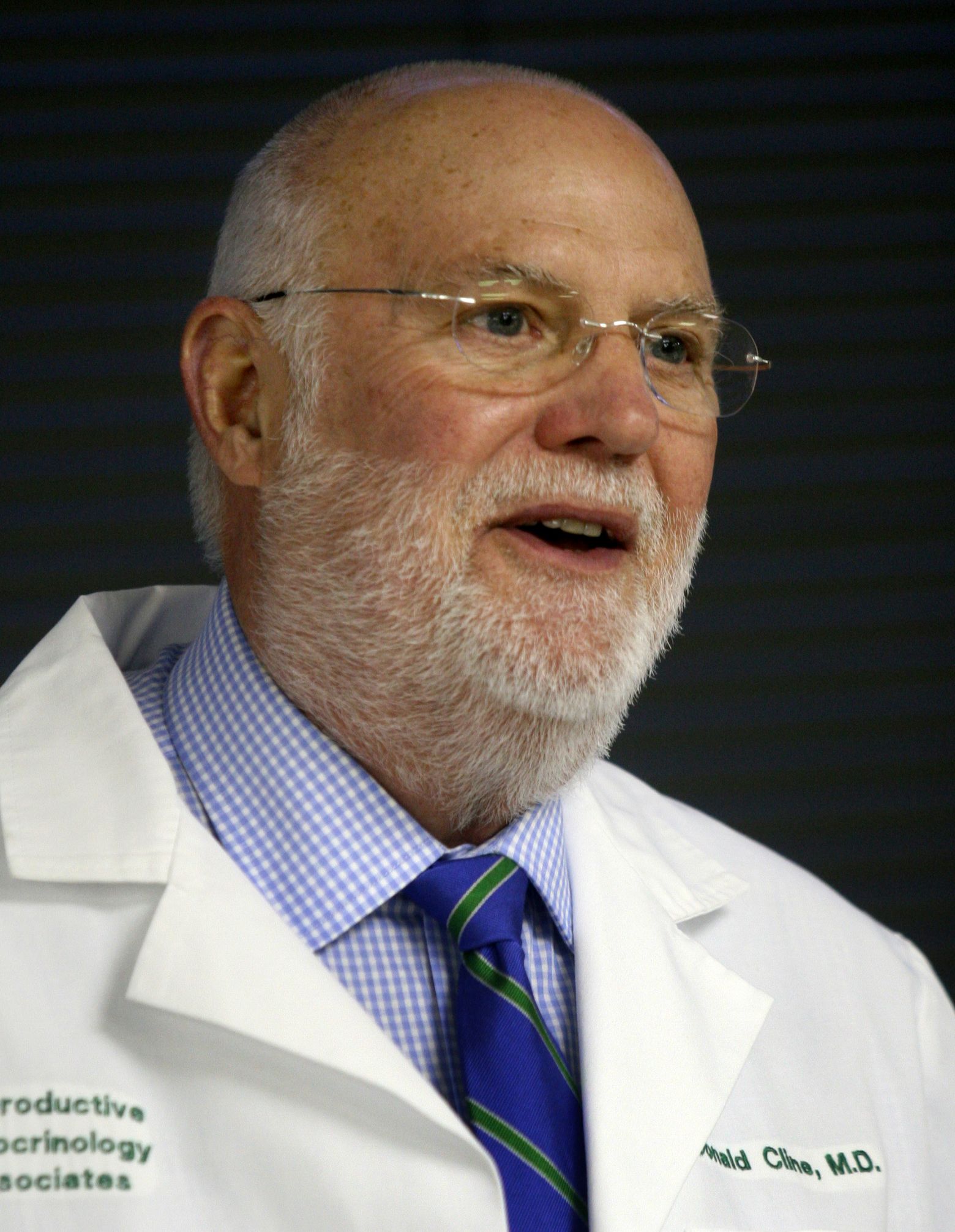 Fertility doctor who used own sperm surrenders license | The Seattle Times