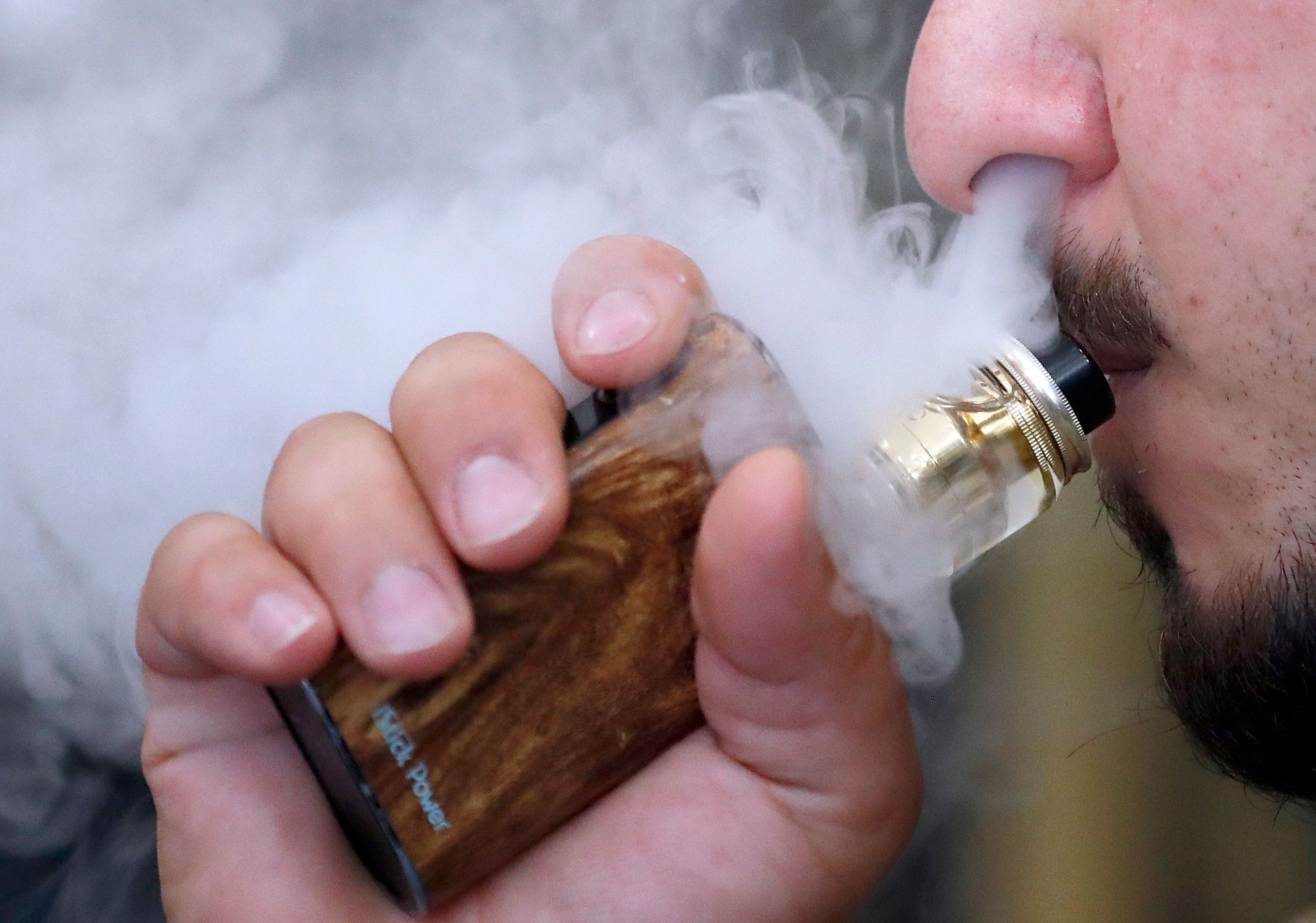 FDA threatens to pull e cigarettes to fight the rise of youth