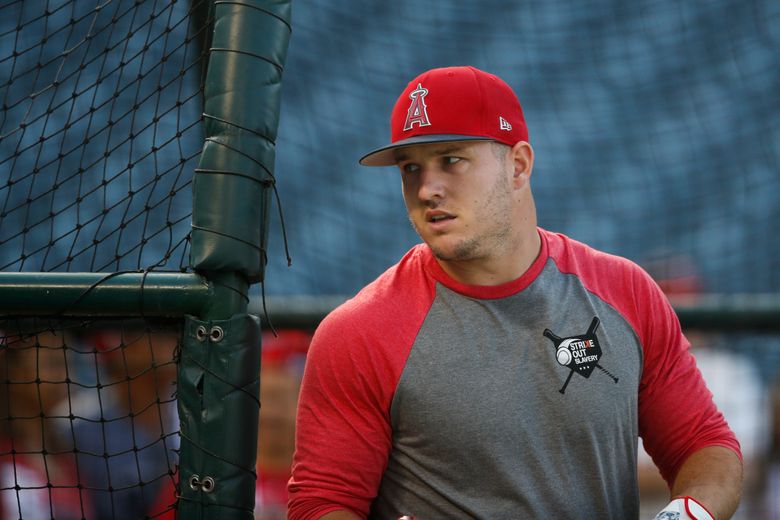 Trout returns to Angels lineup following death in family
