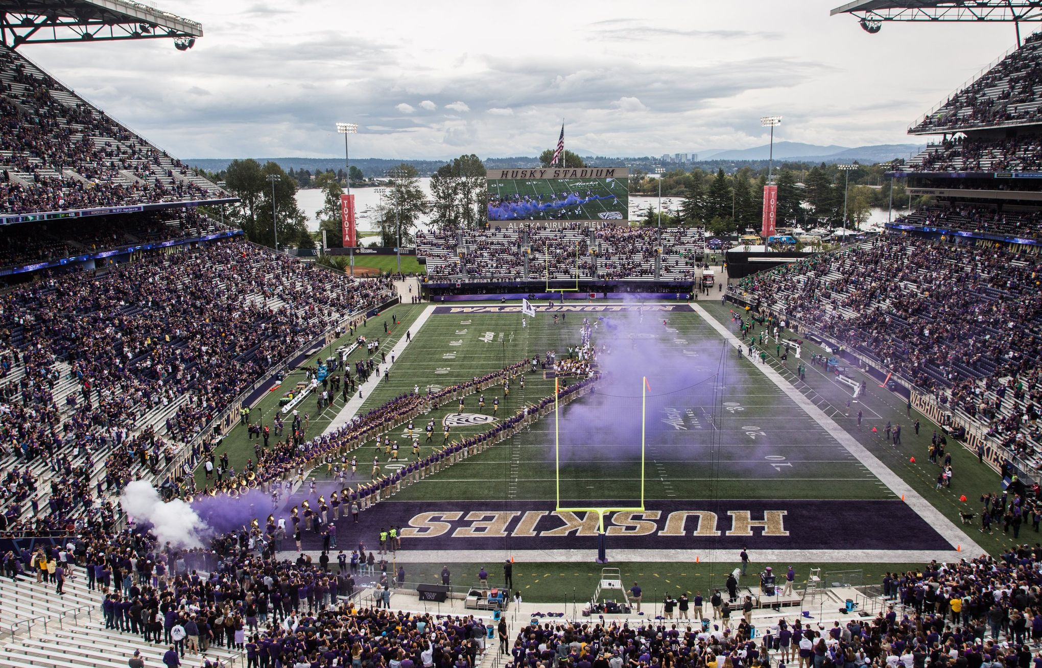 UW football announces kickoff times for two more home games