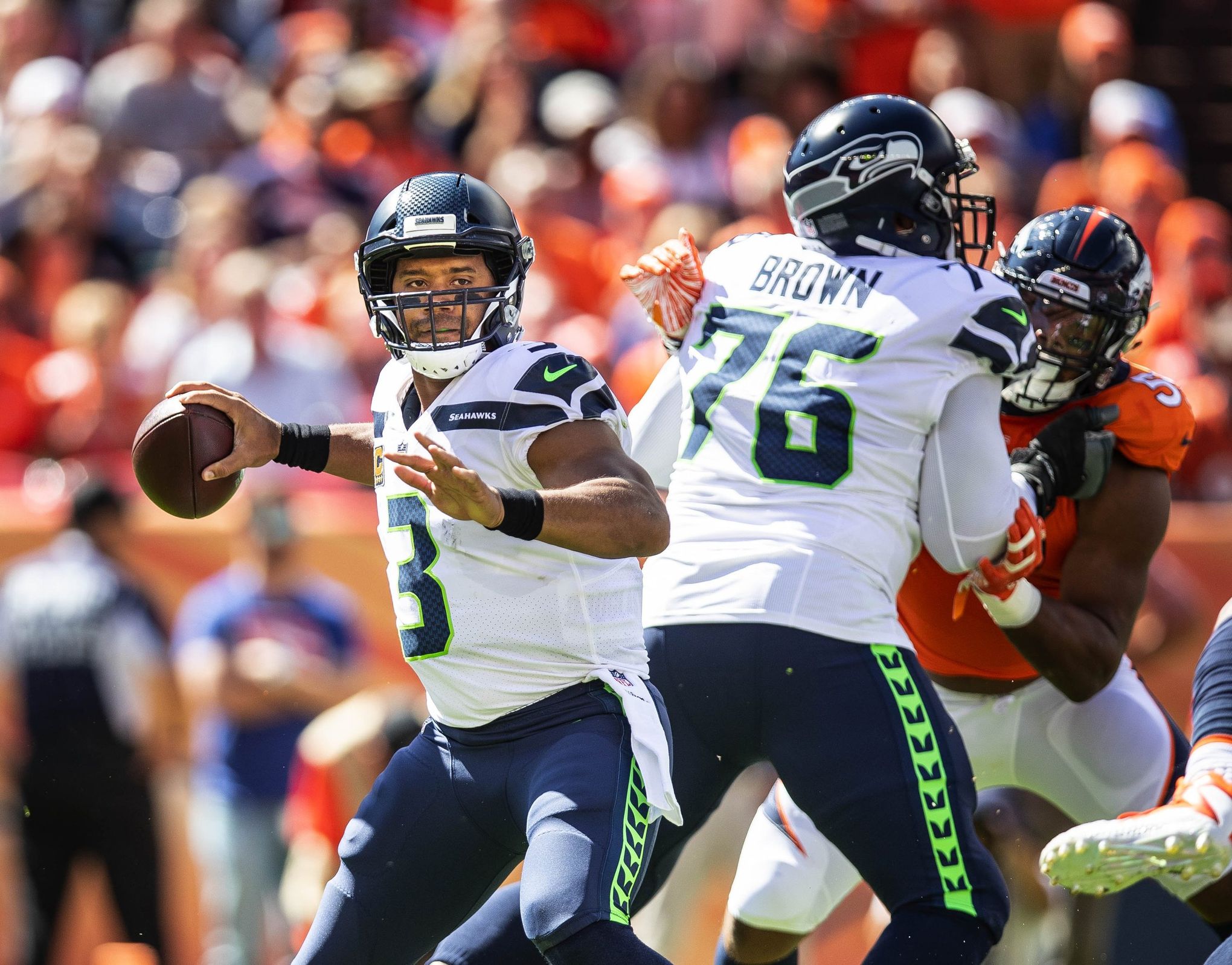 Seahawks News 1/26: What Will Seahawks Do with Russell Wilson's Upcoming  Contract? - Field Gulls