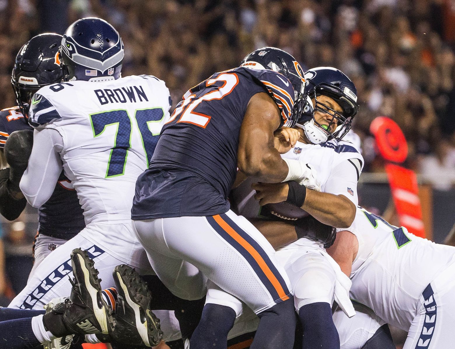 Mack, Amukamara lead Bears over Seahawks 24-17