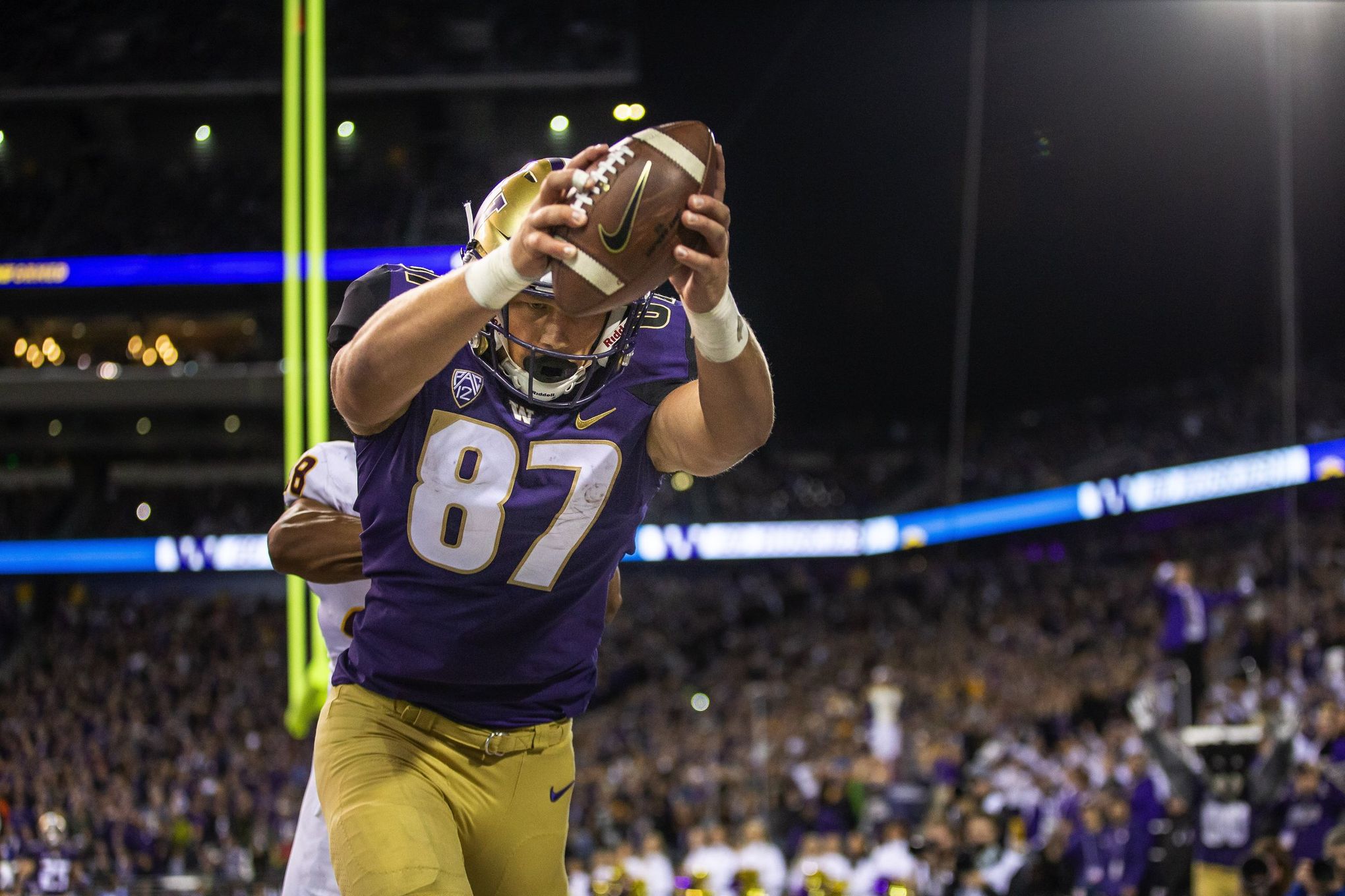 Young tight end Otton continues to impress UW coaches