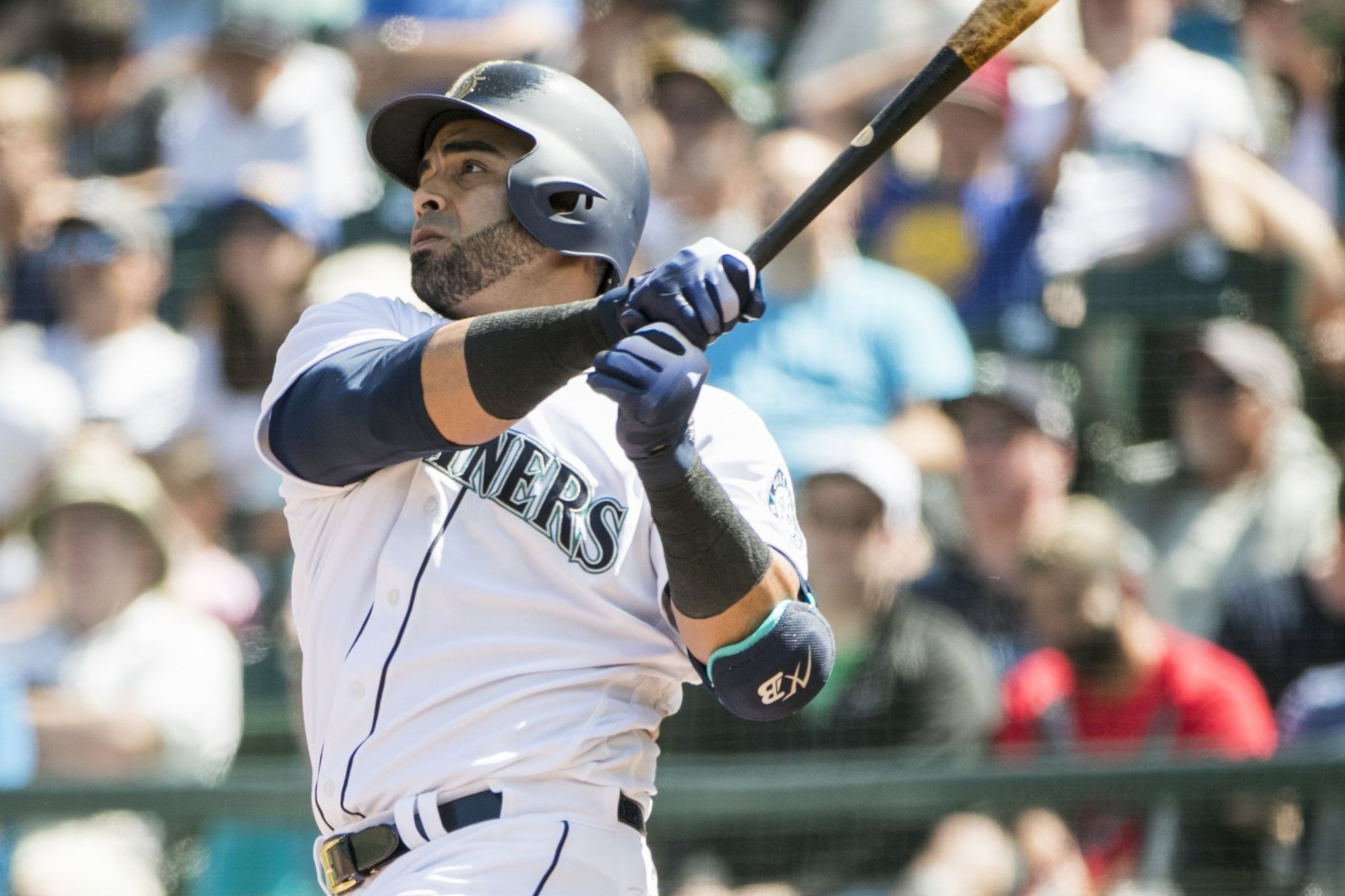 Notebook: Nelson Cruz to miss 'a couple days' for Mariners