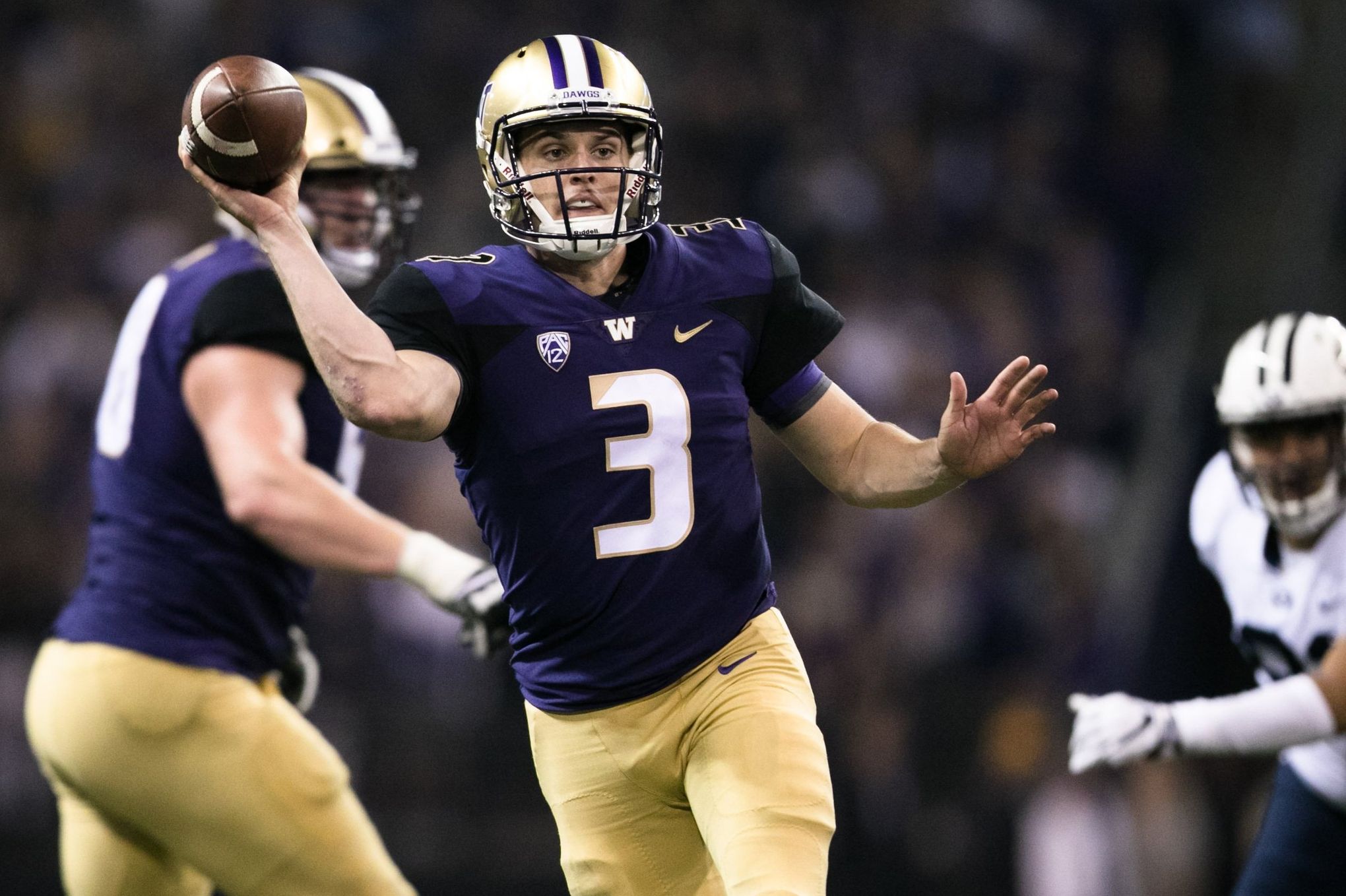 UW midseason report card: Jake Browning, No. 5 Huskies passing with ease