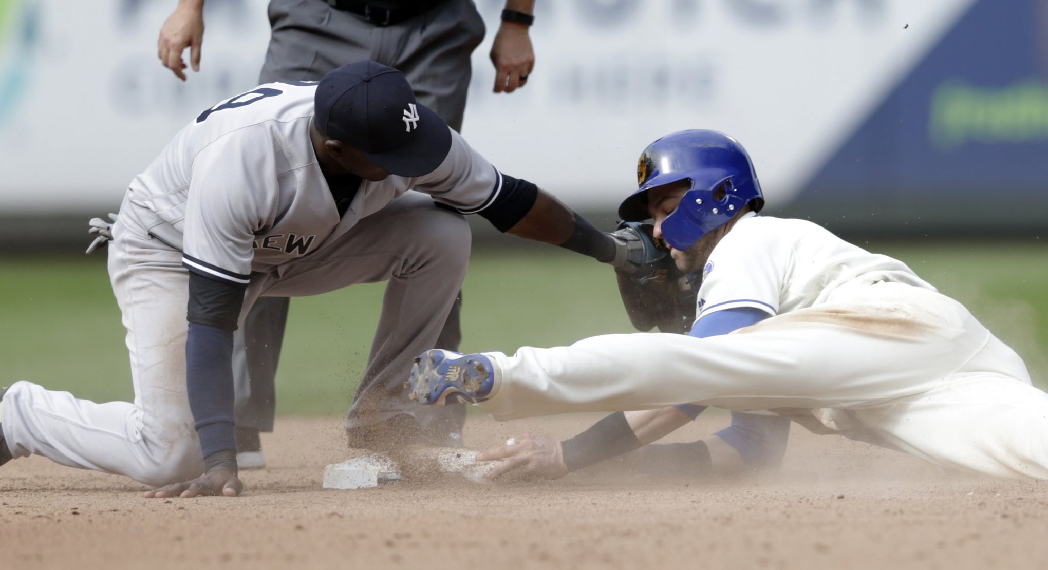 Mariners show some pregame fight with an altercation in the