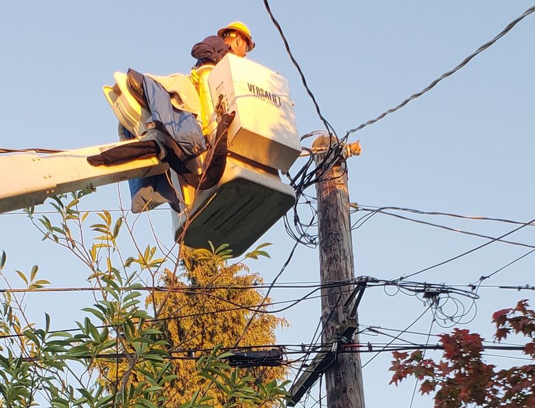 Seattle City Light Crews Responding to Outages Across Seattle Area -  Powerlines