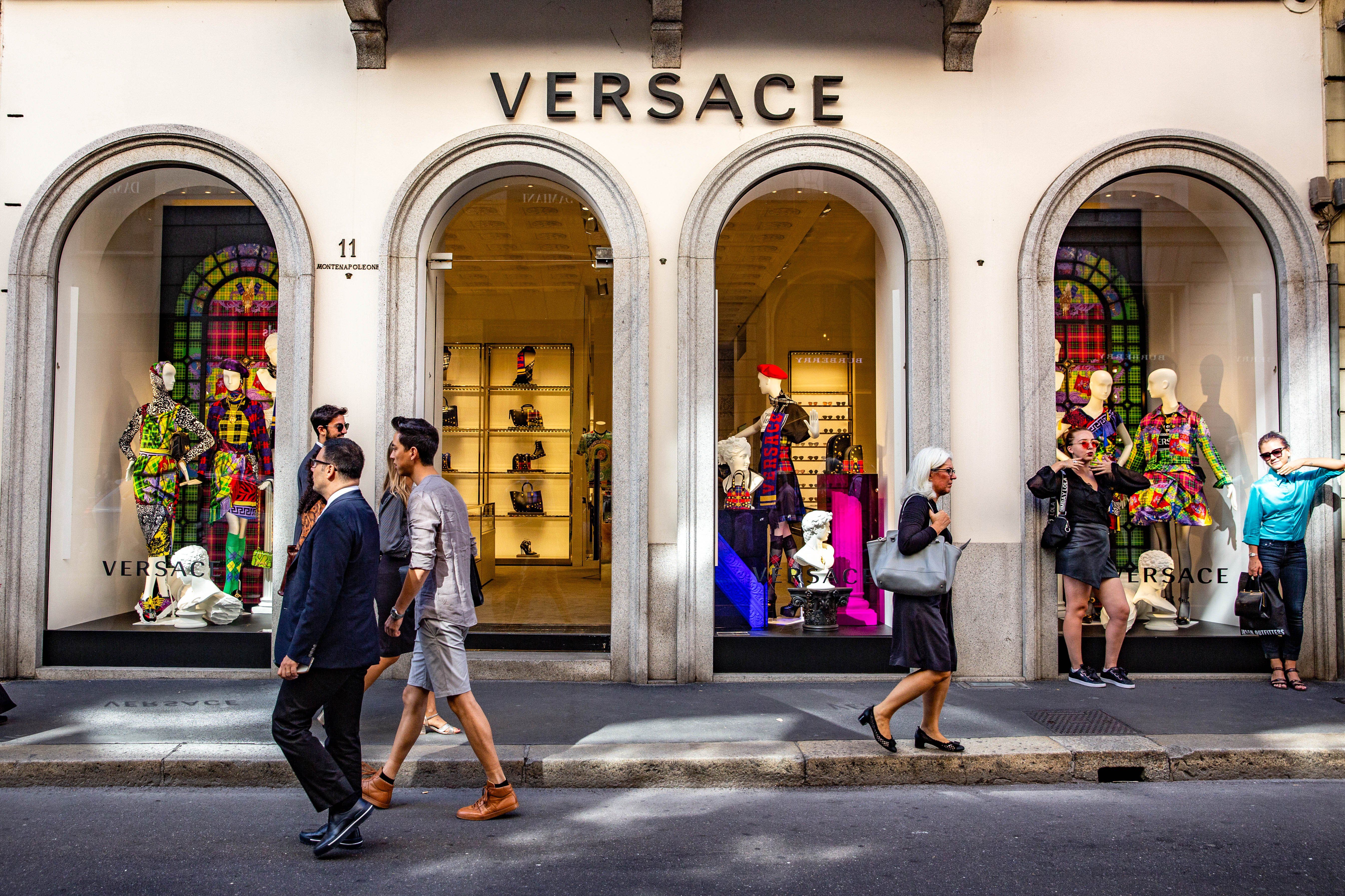 Versace store outlet