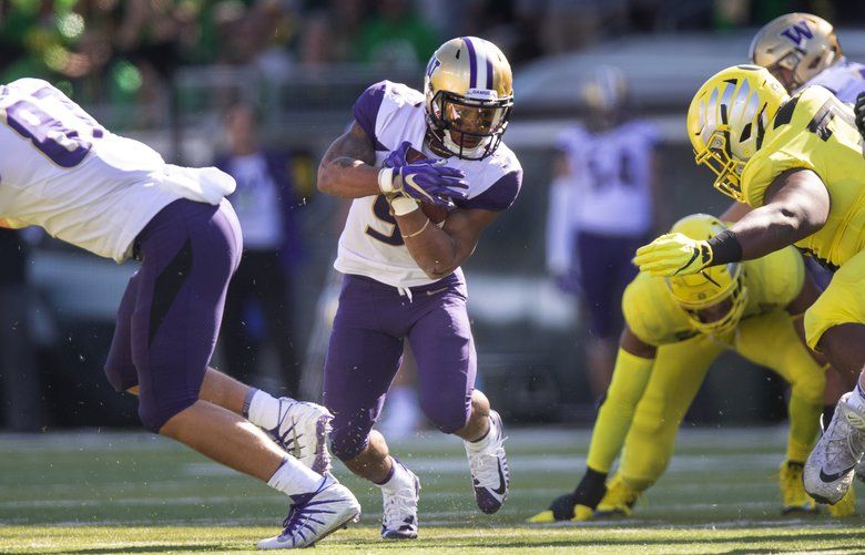 The last time Washington and Oregon faced off we had a CRAZY game with 7  lead changes 😳🍿 Will this time around top it?