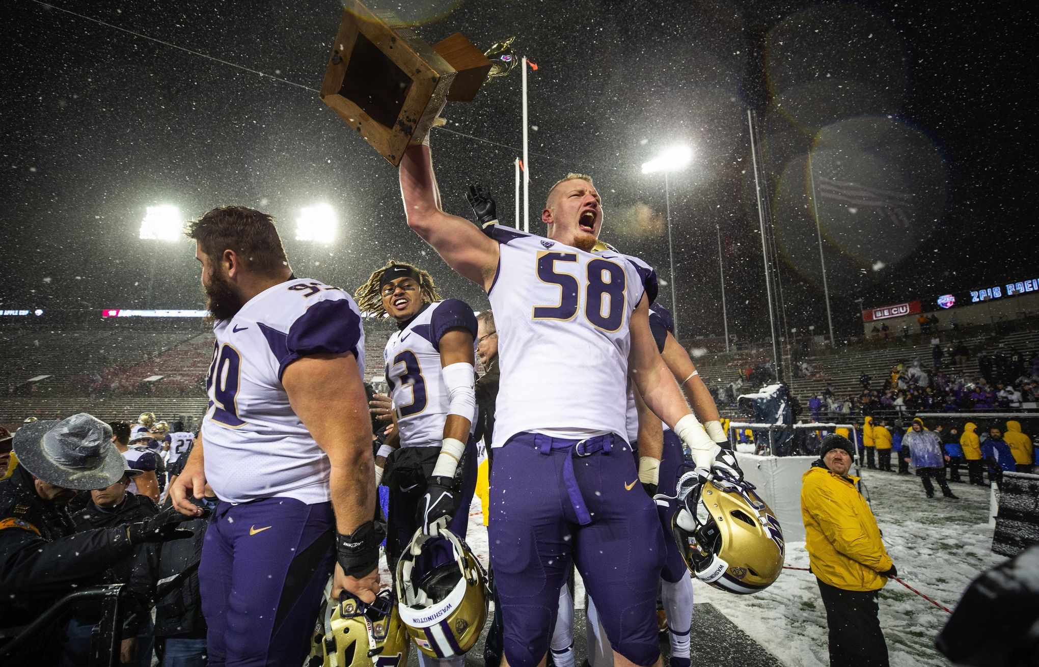 Huskies' Greg Gaines has tackled marriage, cliff-diving and college  football. Is the NFL next?