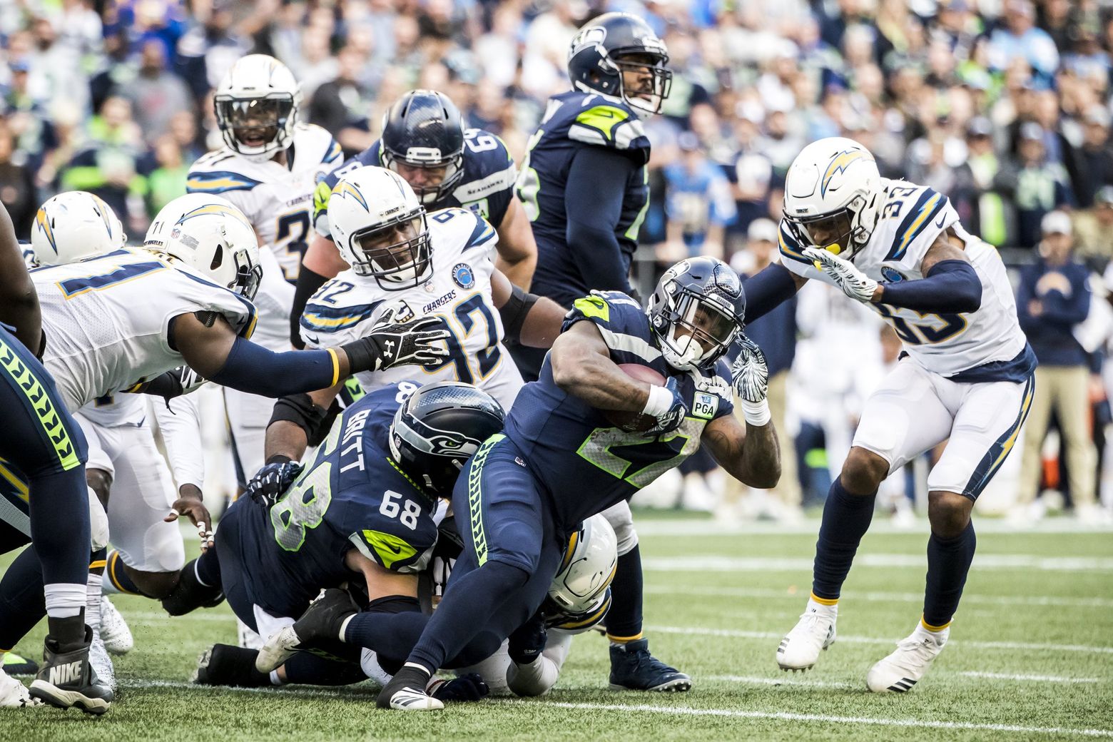 Seahawks unplug Chargers in LA, improve to 4-3