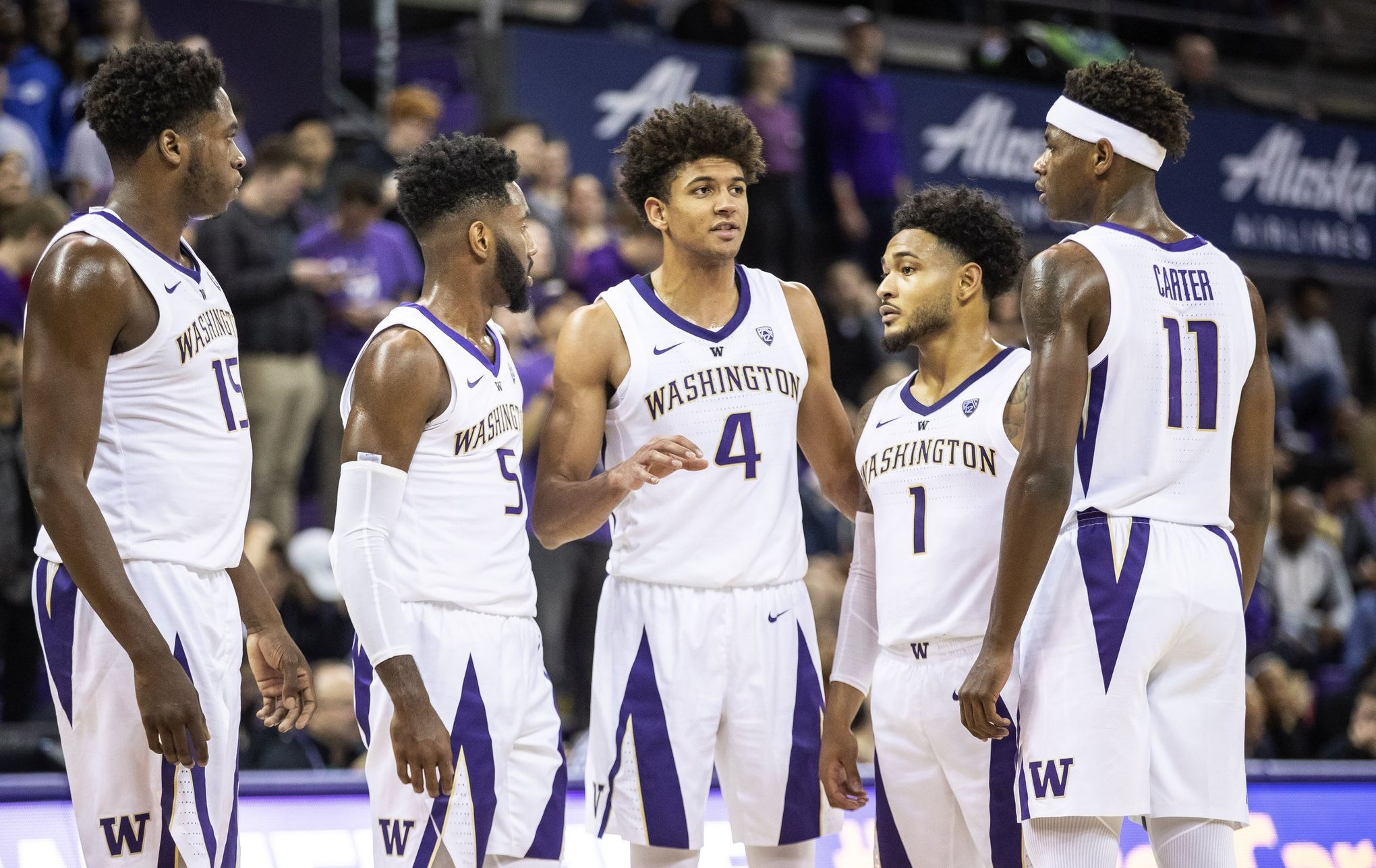 Huskies баскетбольная команда. Washington Huskies Basketball. Хаски баскетбол.