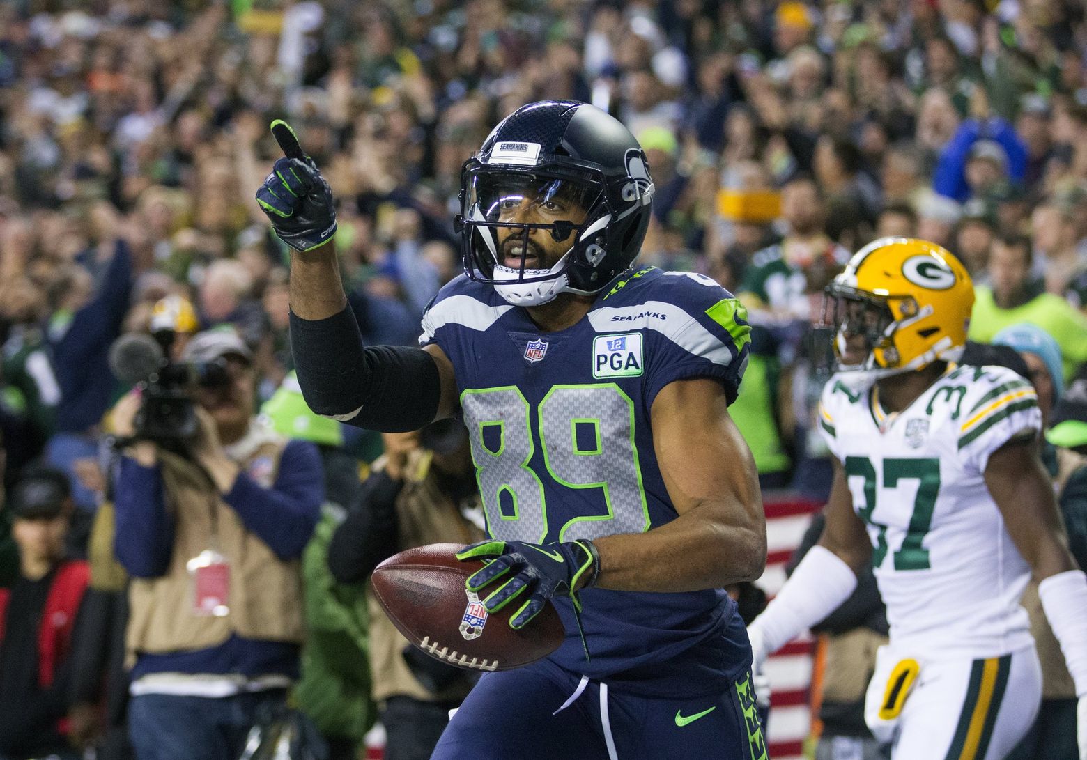 Aaron Rodgers dominates as Packers overcome Seahawks