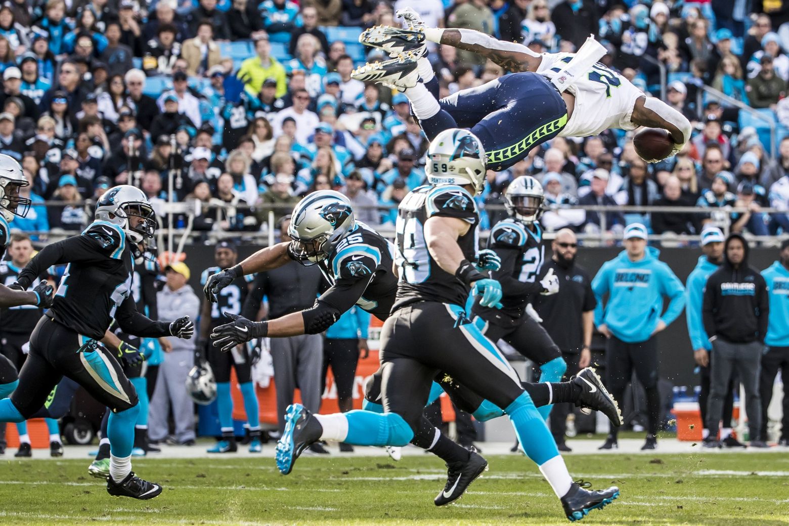 Russell Wilson, Chris Carson lift Seahawks past Panthers