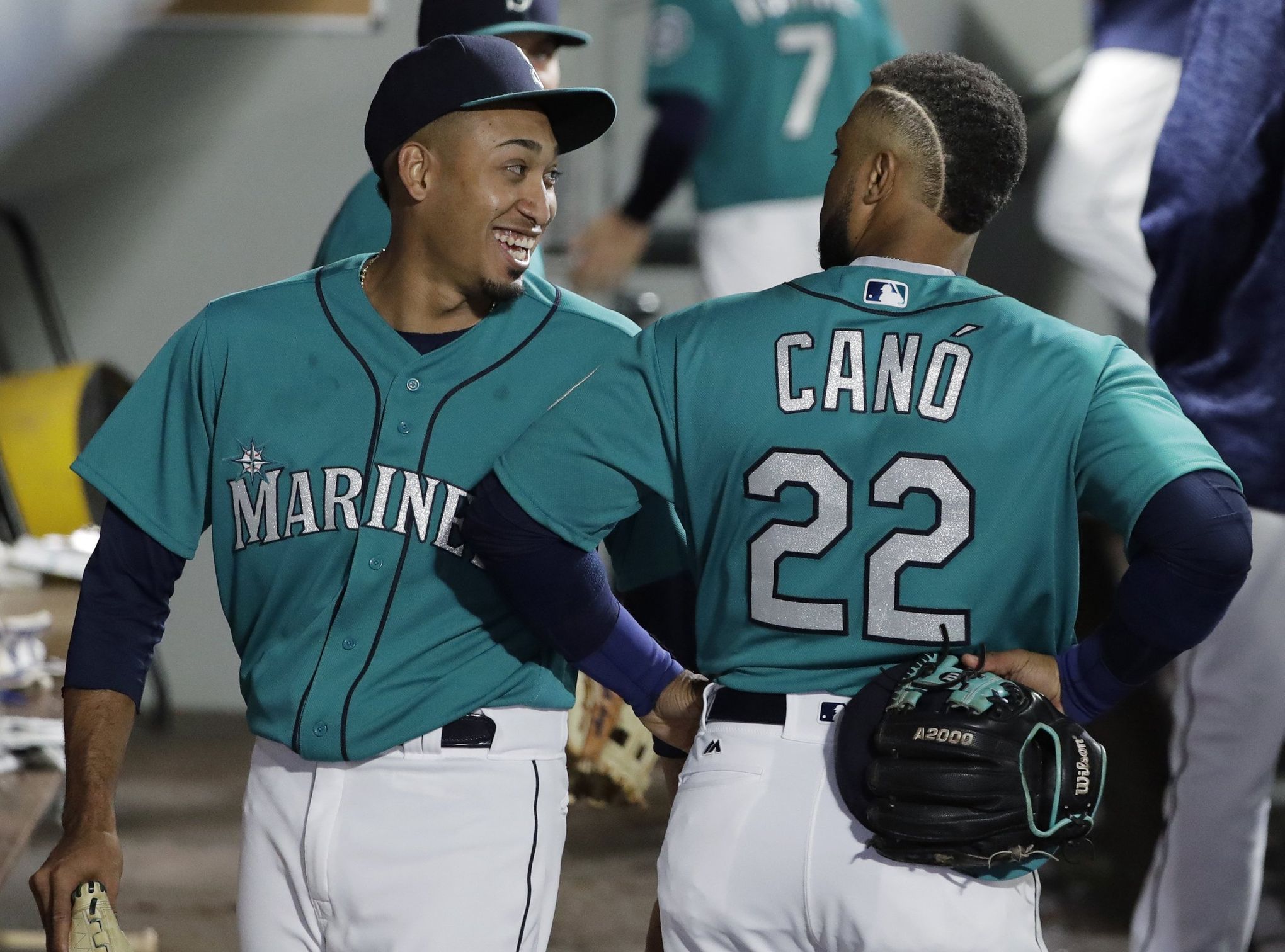 It's official: Mariners trade Robinson Cano, Edwin Diaz to the Mets in  blockbuster seven-player swap