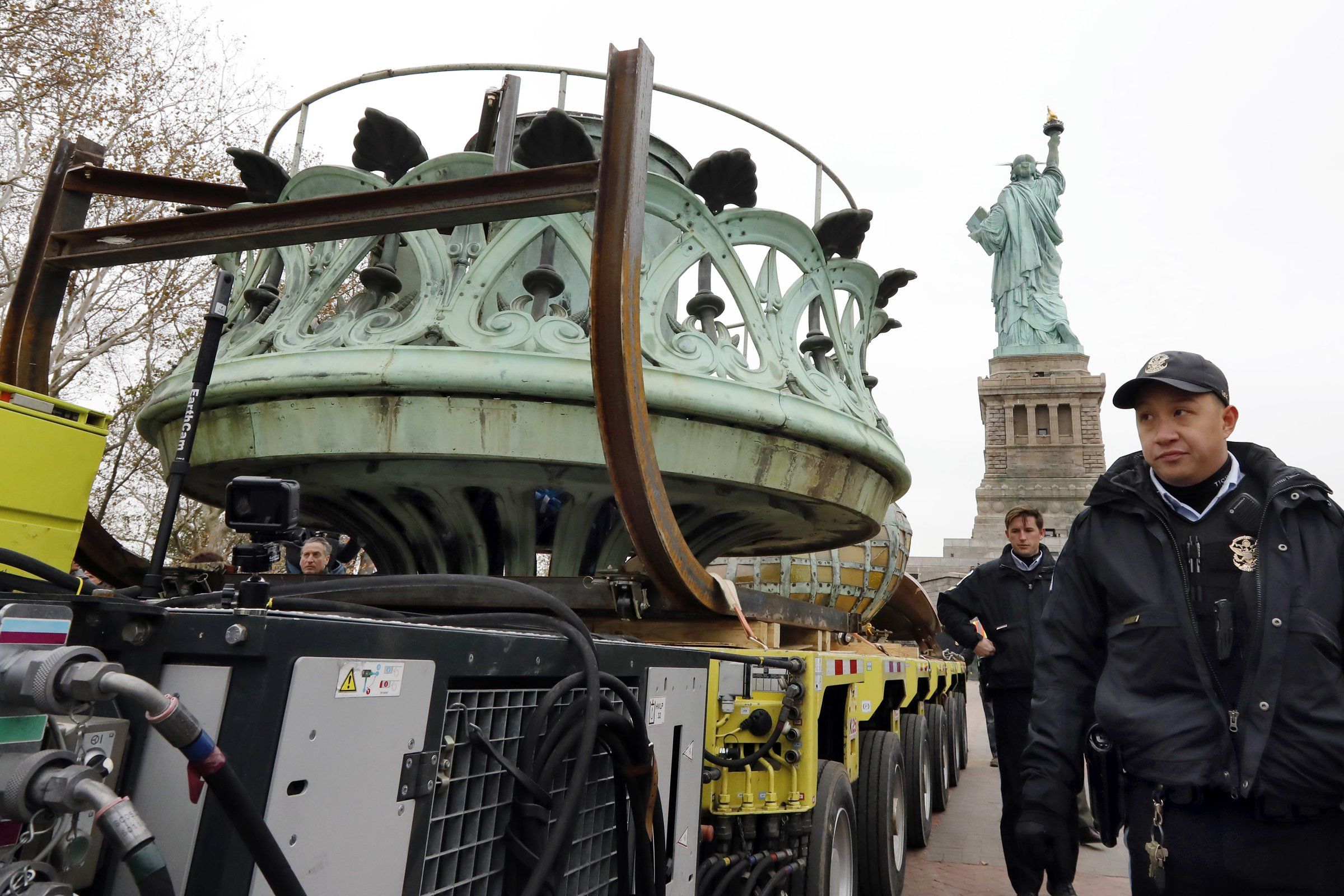 At the Statue of Liberty, a passing of the torch | The Seattle Times