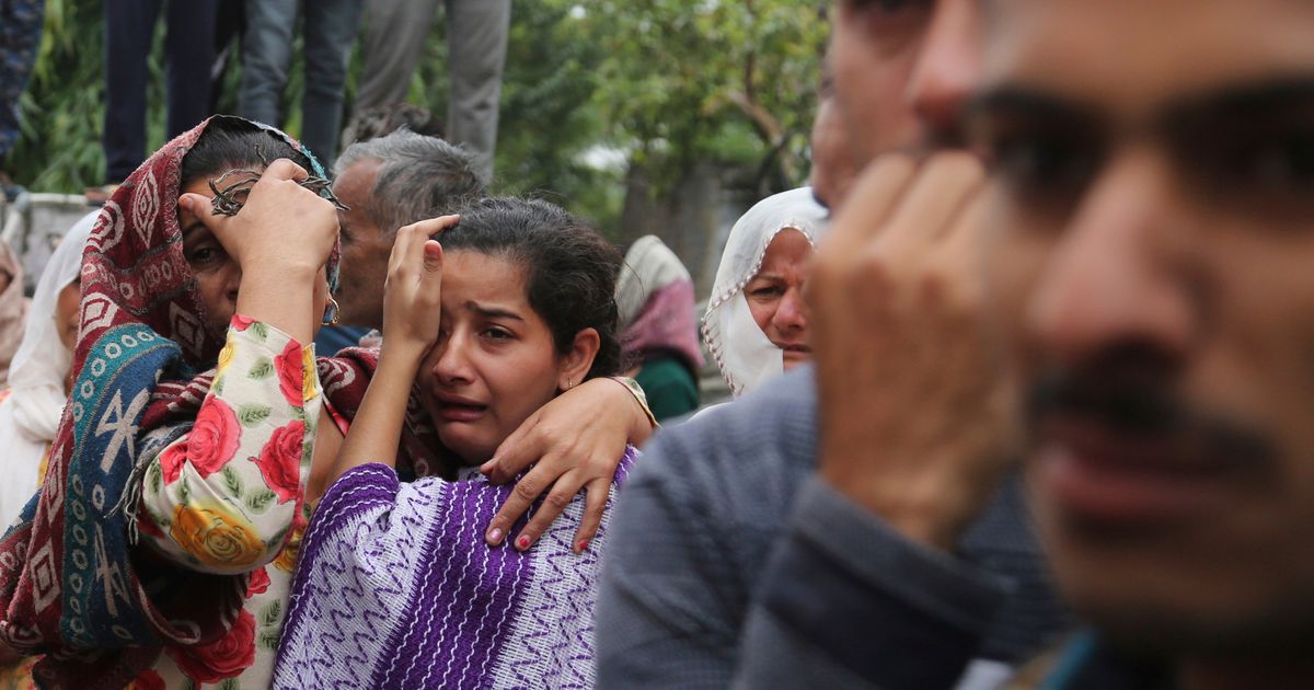 India says Pakistan firing kills 2 soldiers in Kashmir | The Seattle Times