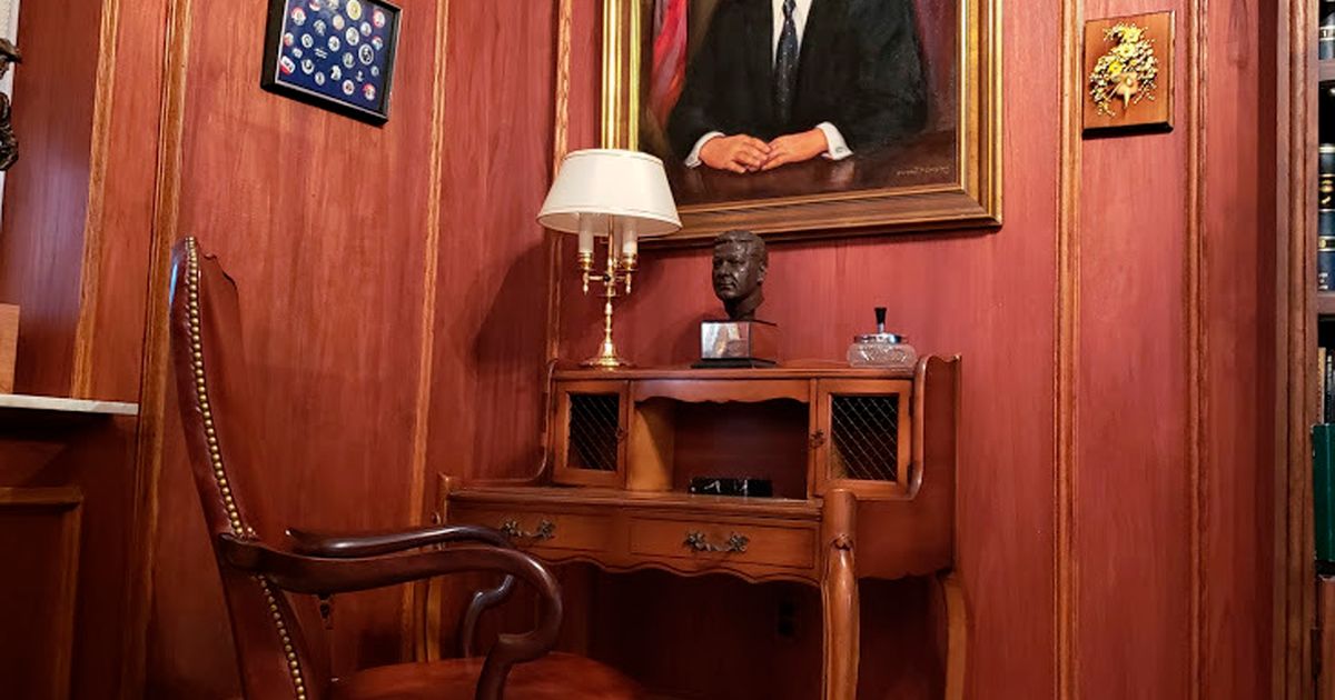 Tom Rizzo House Legendary Philly mayor’s stuff for sale, billy club included | The ...