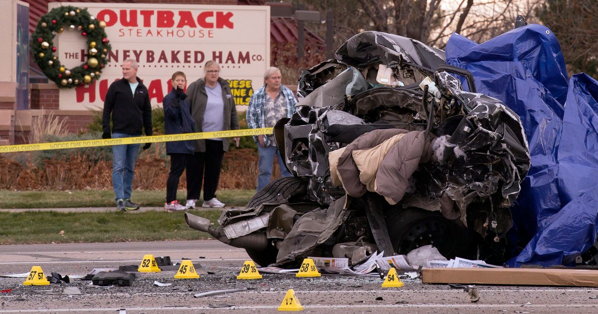 2 dead in Colorado crash involving truck fleeing police | The Seattle Times