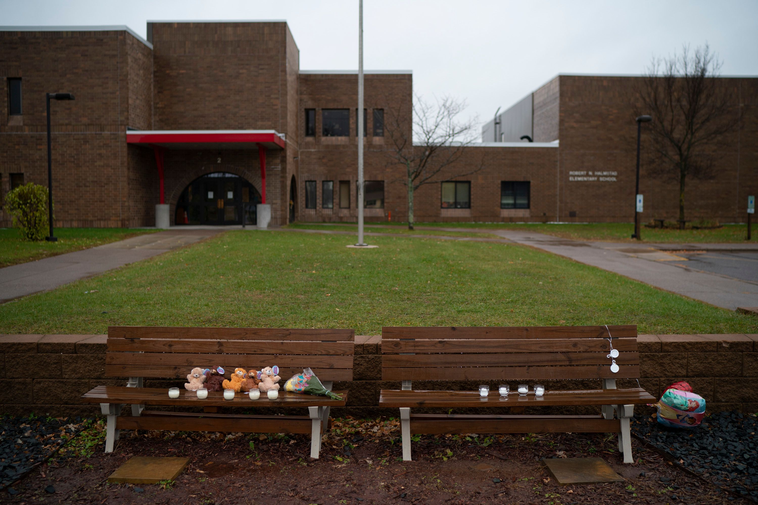 Wisconsin town mourns 3 Girl Scouts 1 adult killed in crash The