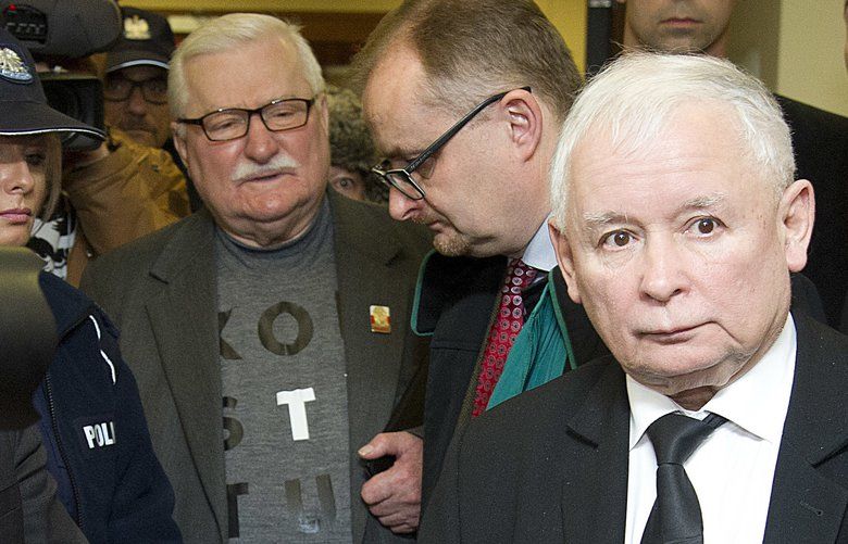 Poland’s Lech Walesa wears protest T-shirt to Bush funeral | The ...