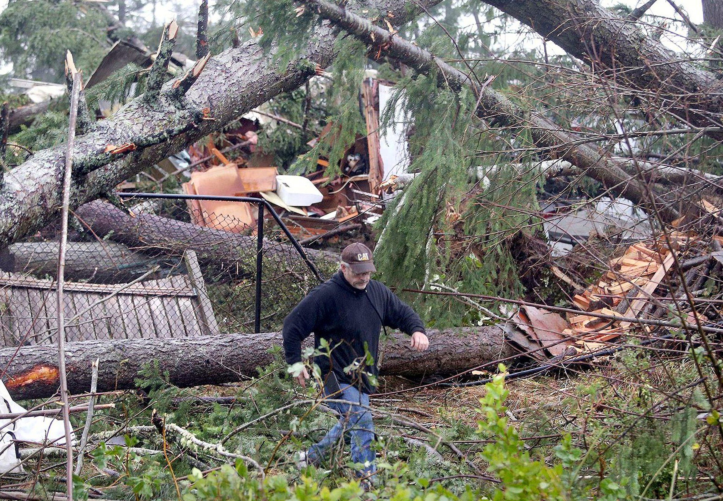 TORNADO MART 退廃 crash design cut sew Seattle's 1st recorded tornado was in '62, and it wrecked