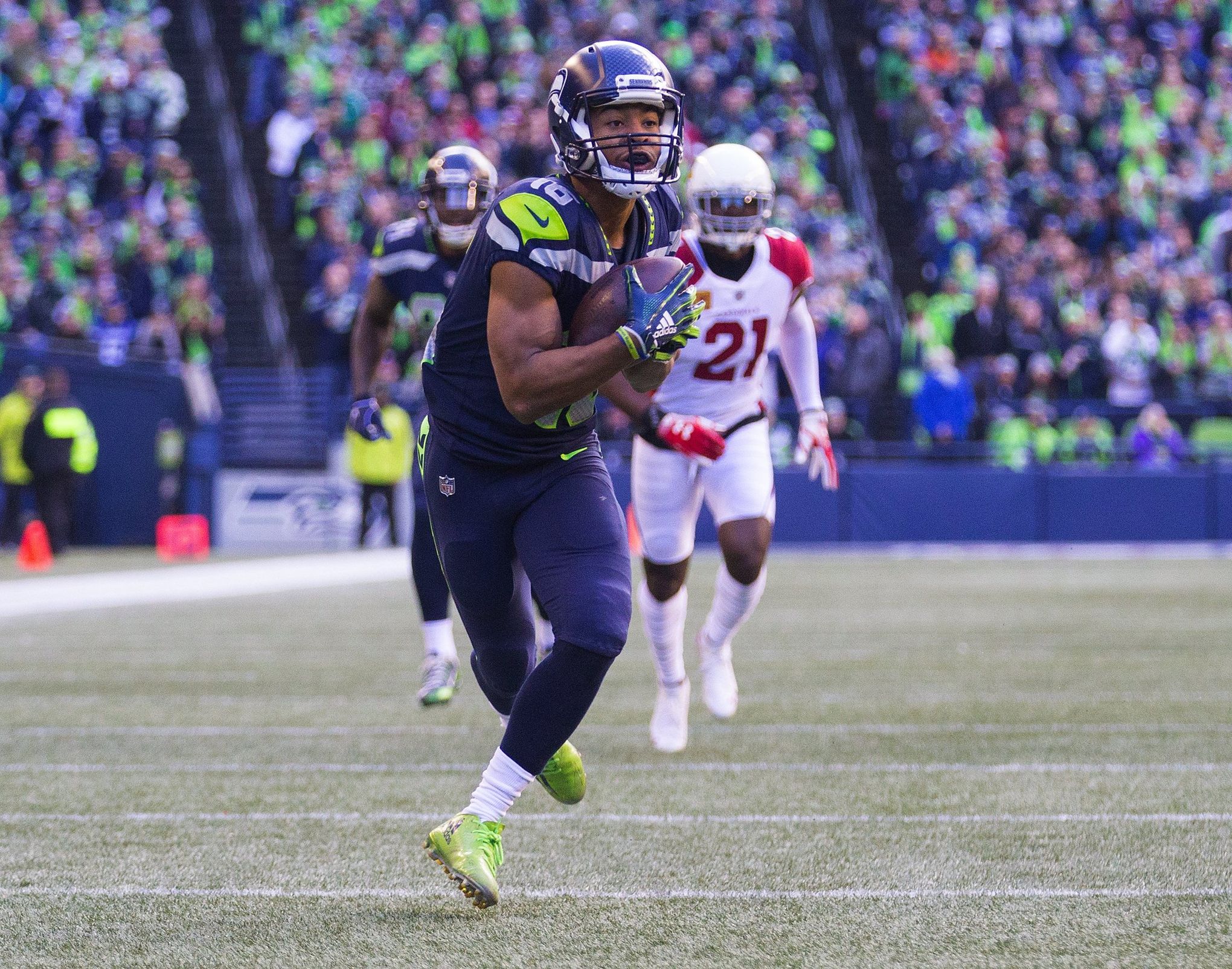 'Spectacular' Russell Wilson pass to Seahawks Tyler Lockett