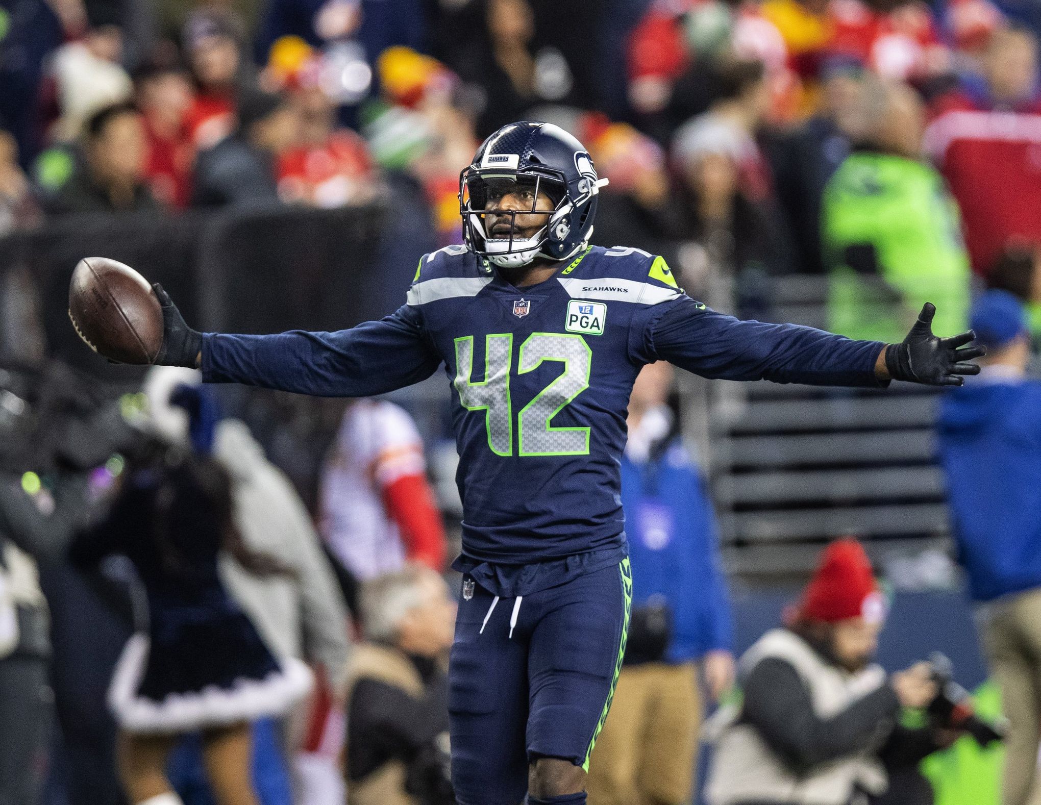 SEAHAWKS: Earl Thomas sees mixed response in return to CenturyLink