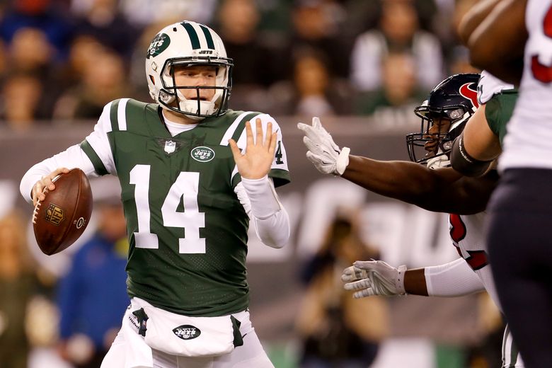 Sam Darnold gets asked for Saquon Barkley jersey while posing as