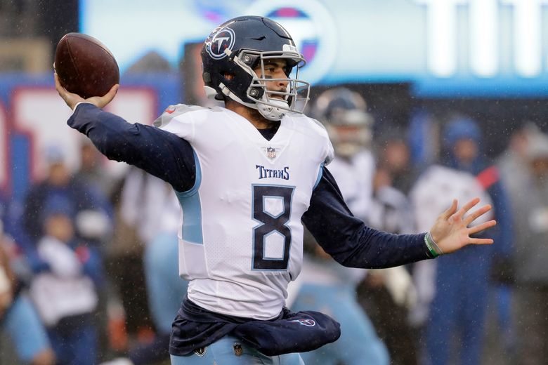 Tennessee Titans quarterback Marcus Mariota (8) looks to throw a