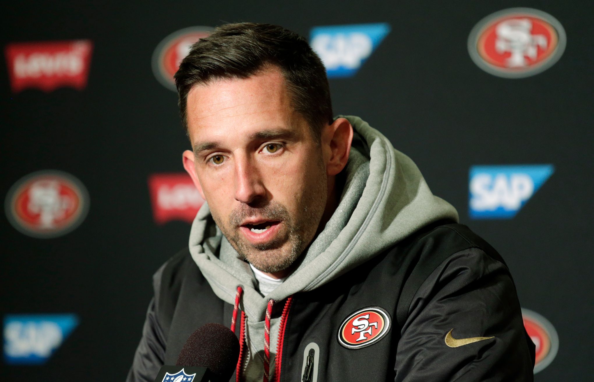 Kyle Shanahan off to rough start as 49ers coach | The Seattle Times