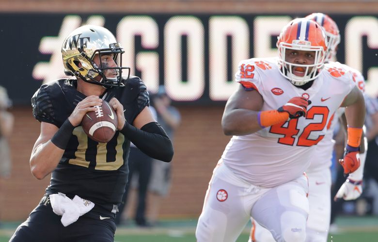 Clemson Defensive Tackle Christian Wilkins Is Returning To Clemson