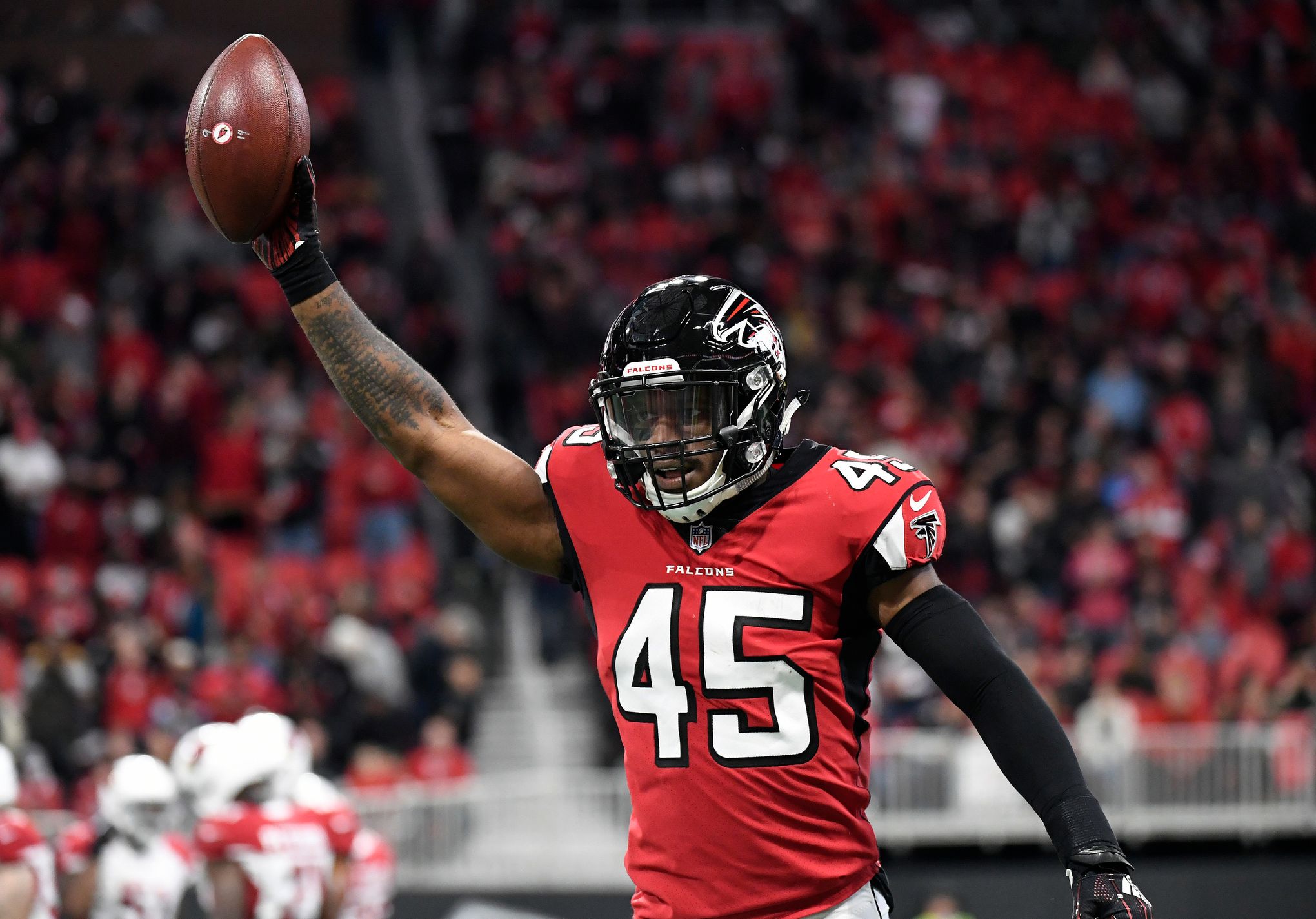 Deion Jones has his eyes back on the ball for Atlanta