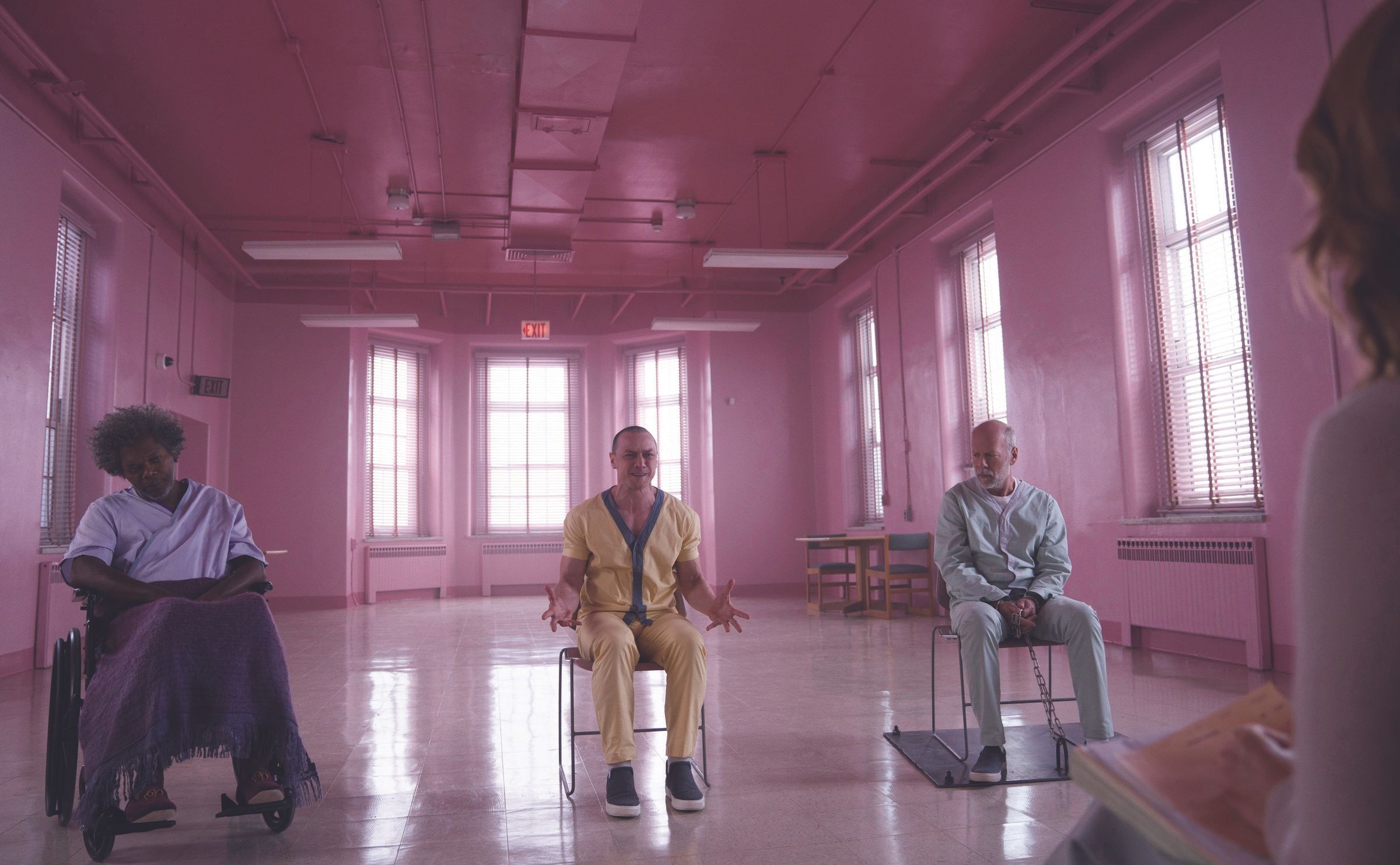 Glass': M. Night Shyamalan pieces together an effective creepshow
