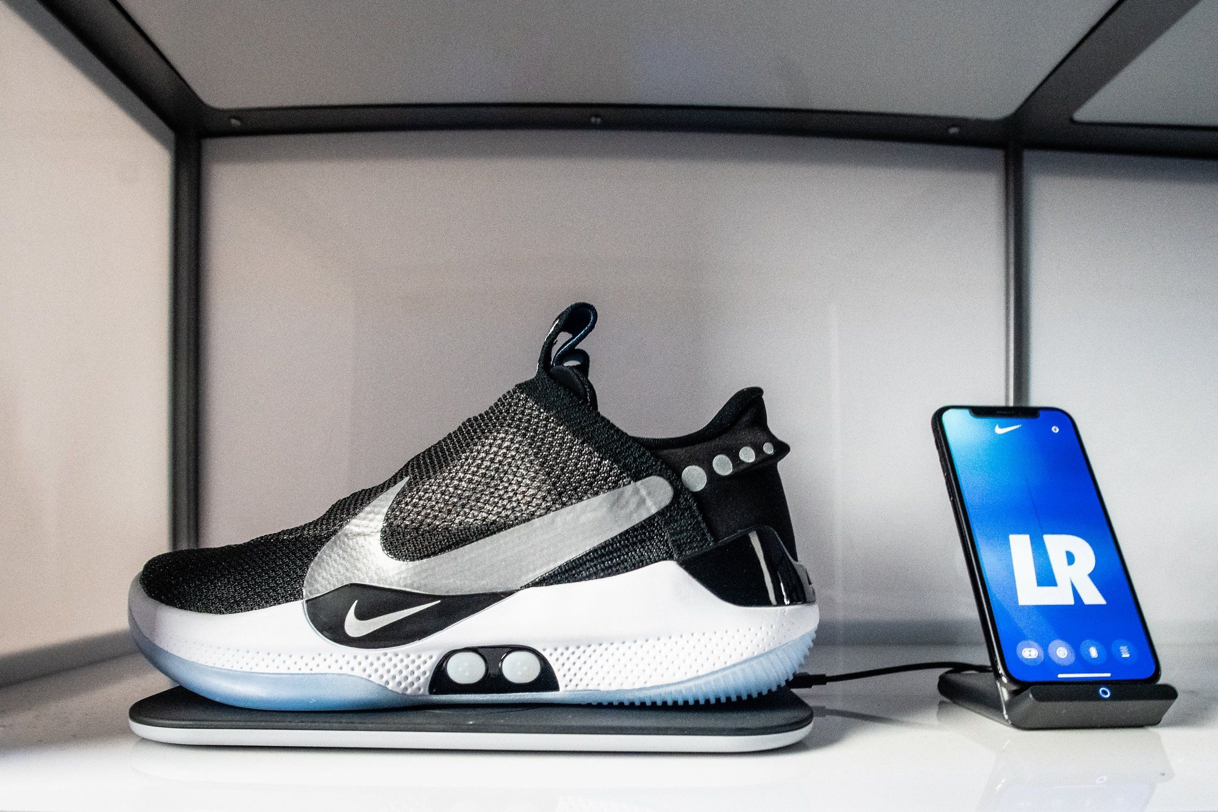 Nike's Self-Lacing Adapt BB Basketball Shoe Is Actually Smart | WIRED