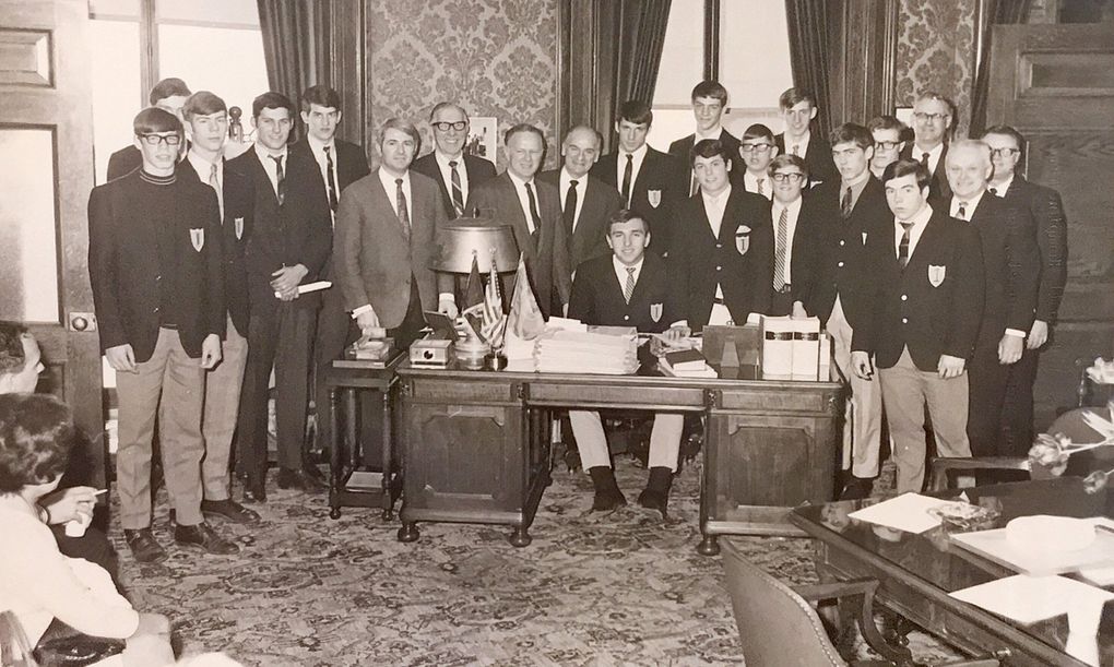 After winning the state title, the 1968-69 Ingraham High School basketball team visited the state Capitol. (Courtesy of Jay Inslee)