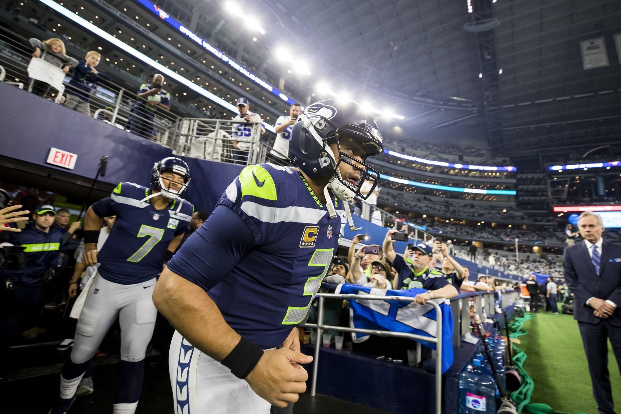 Kyler Murray signs Seahawk fan's hat, but not before writing 'Go Cards!'