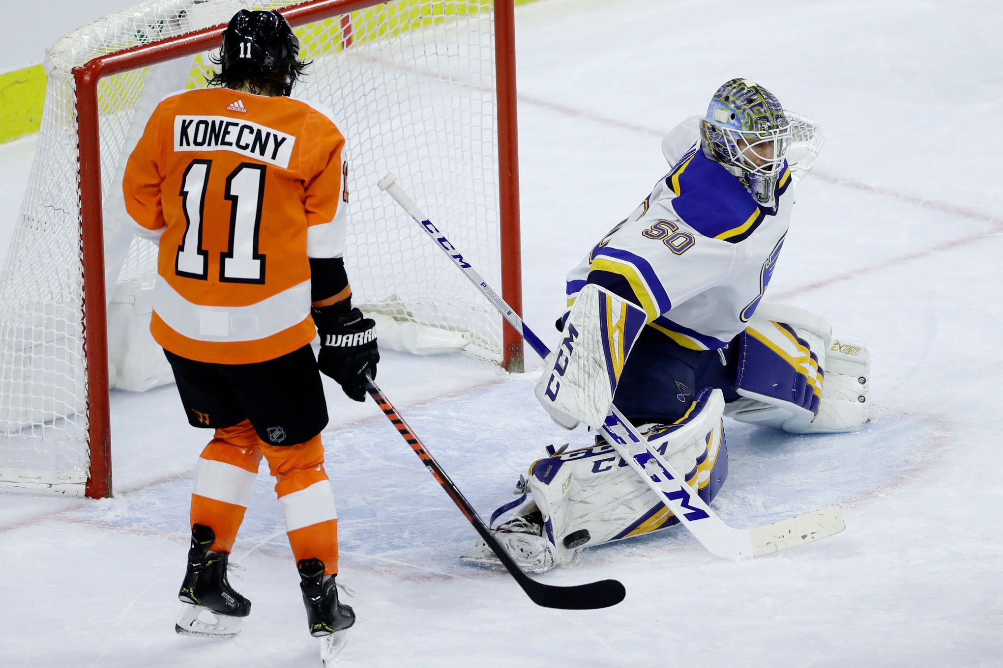 Blues' Binnington shuts out Flyers in 1st NHL start