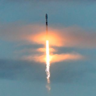 SpaceX launches 10 more Iridium Communications satellites | The Seattle ...