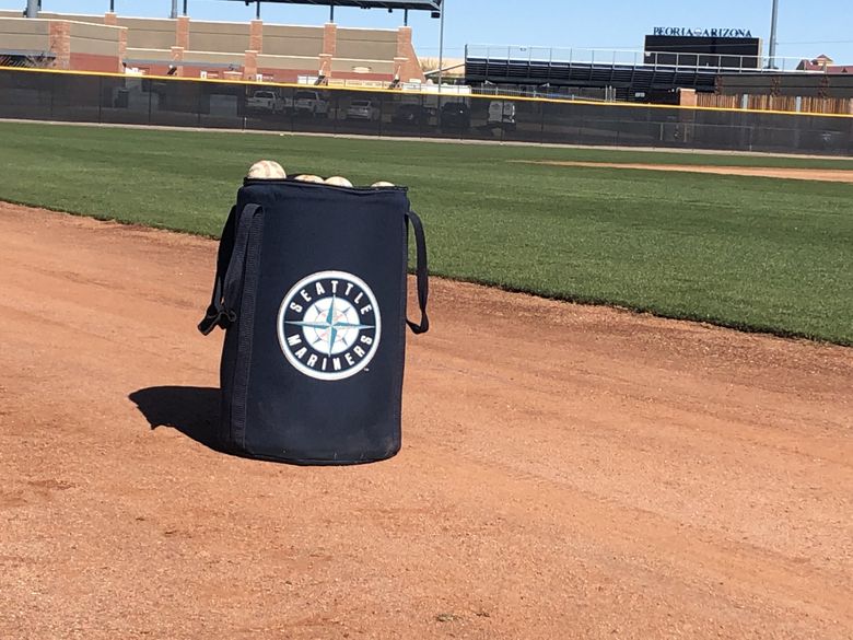 Photo gallery: Mariners pitchers and catchers hit the field at spring  training - Seattle Sports